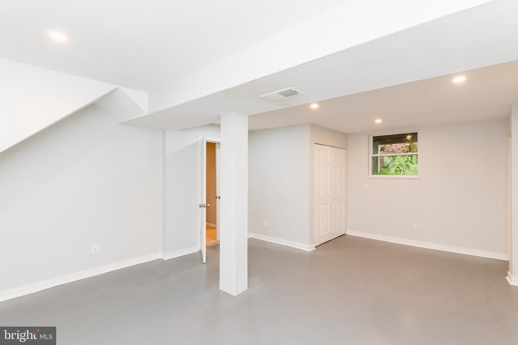 MUNSON HEIGHTS - Residential