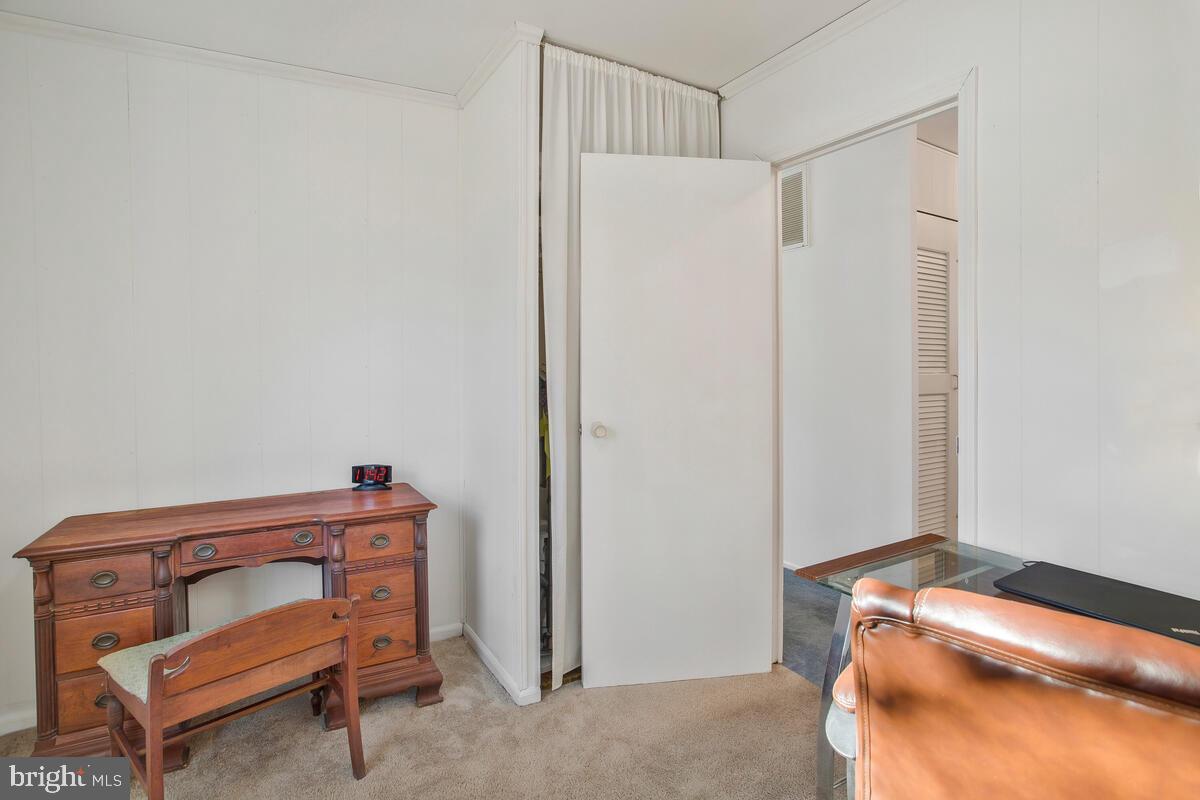 SUBURBIA - Residential