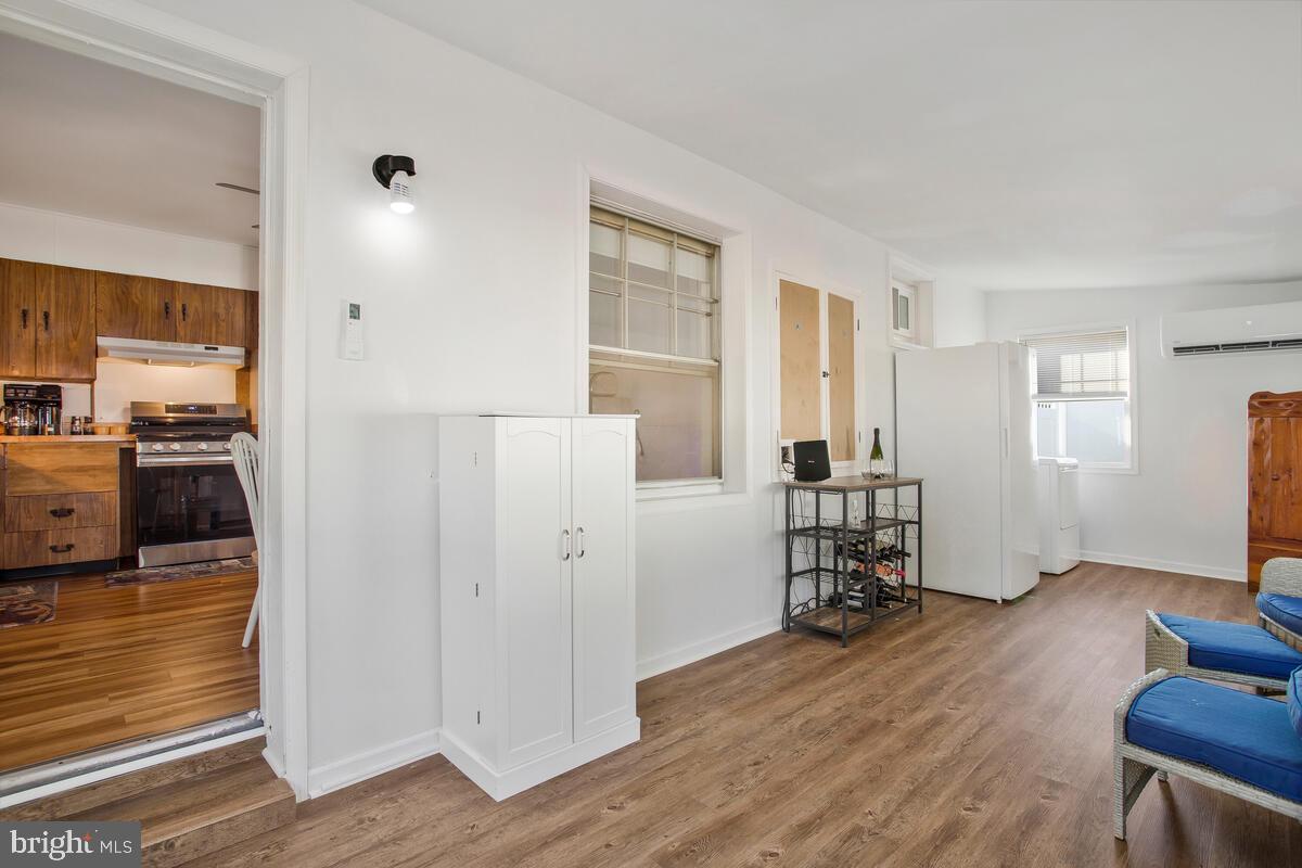 SUBURBIA - Residential