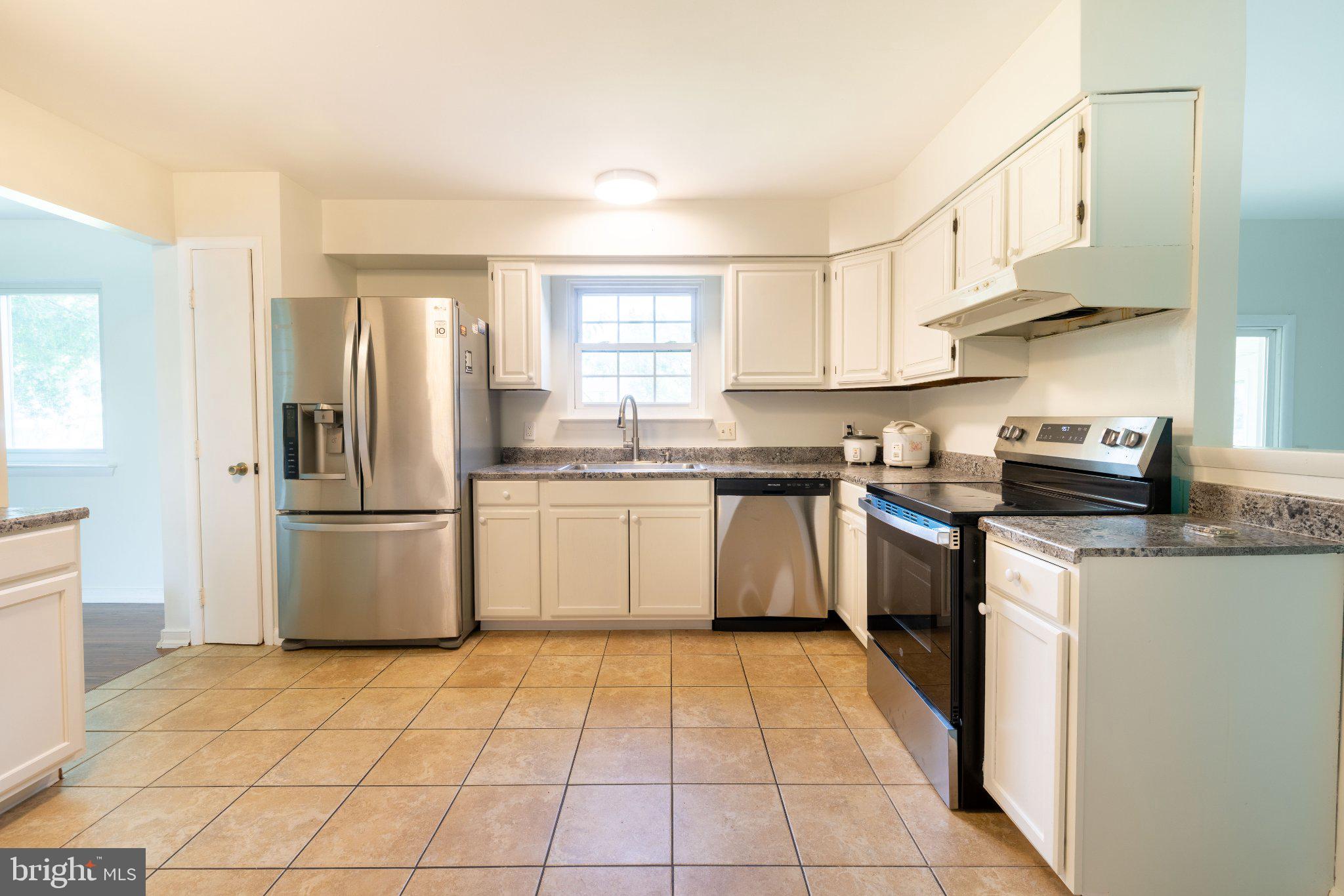 527 SPRINGHOUSE COURT