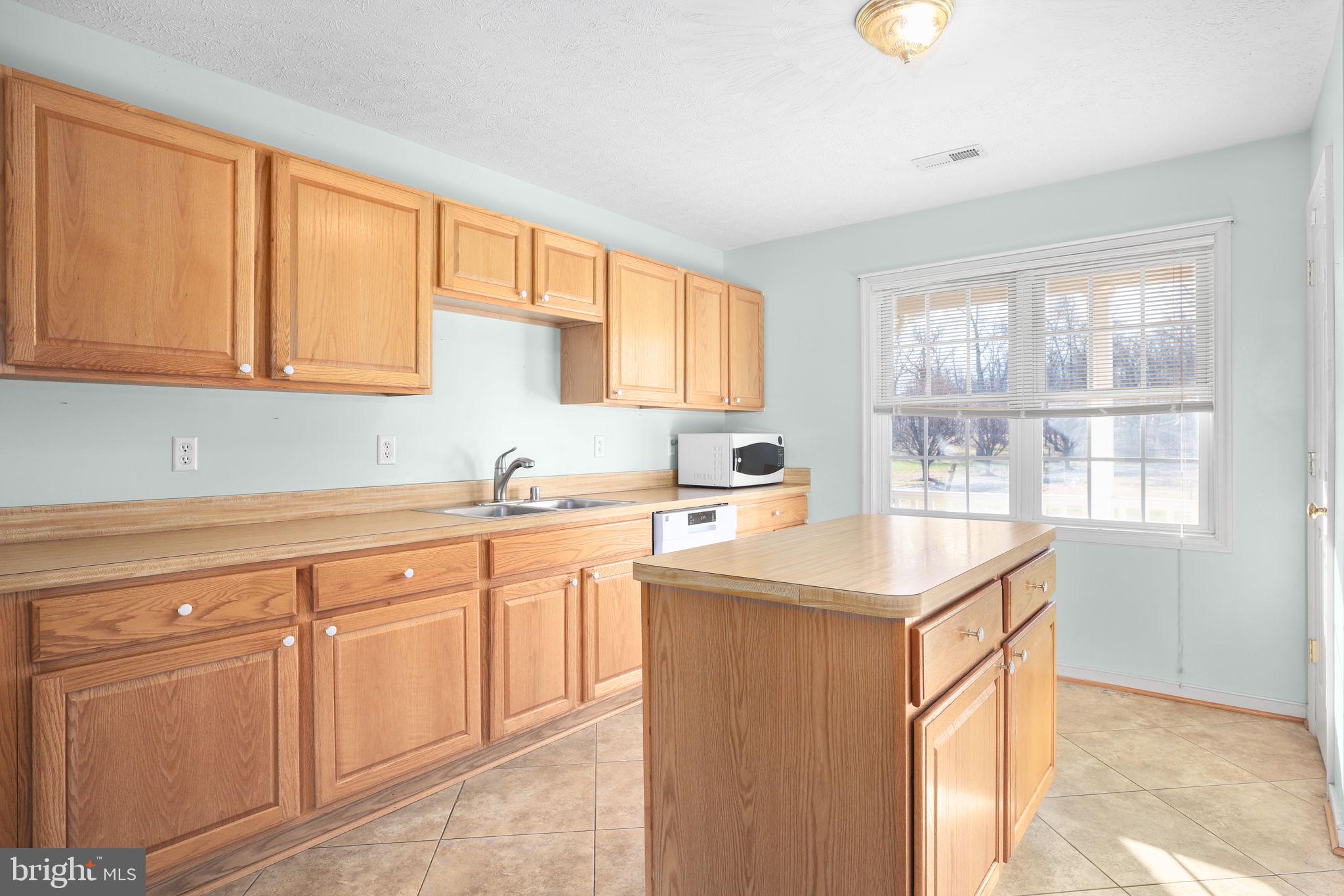 DEEPWOOD ESTATES - Residential