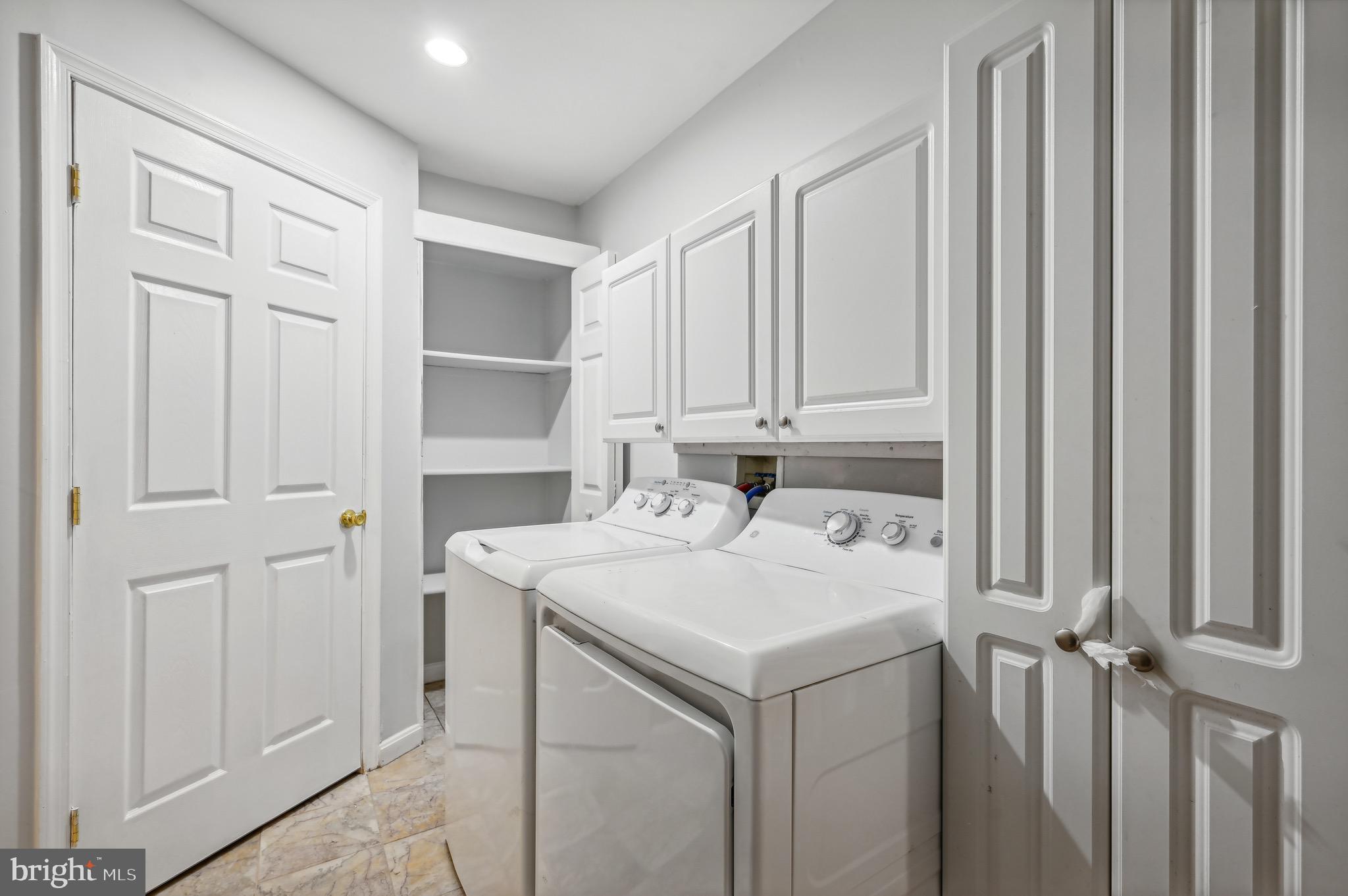 MILESTONE - Residential Lease