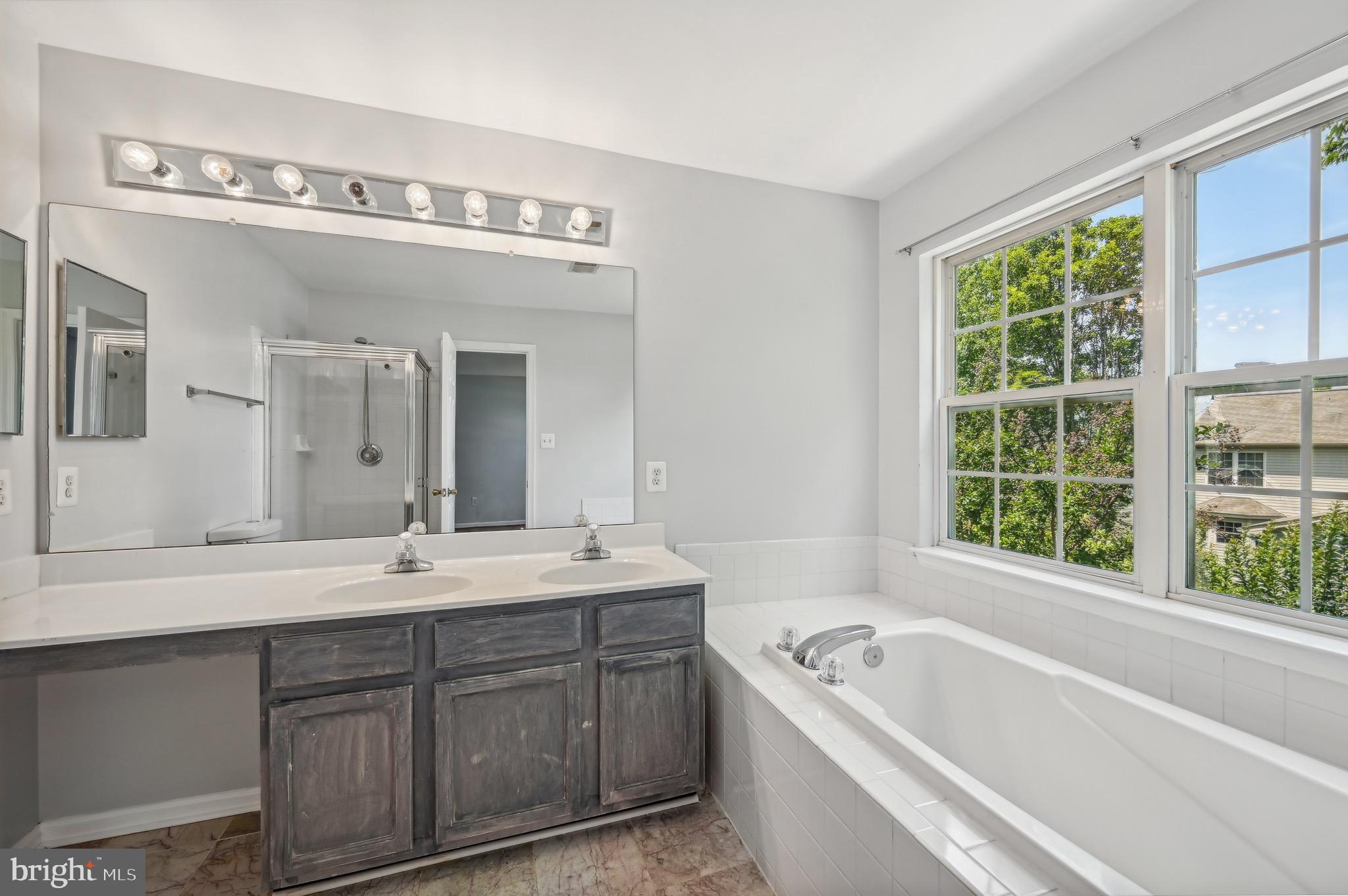 MILESTONE - Residential Lease