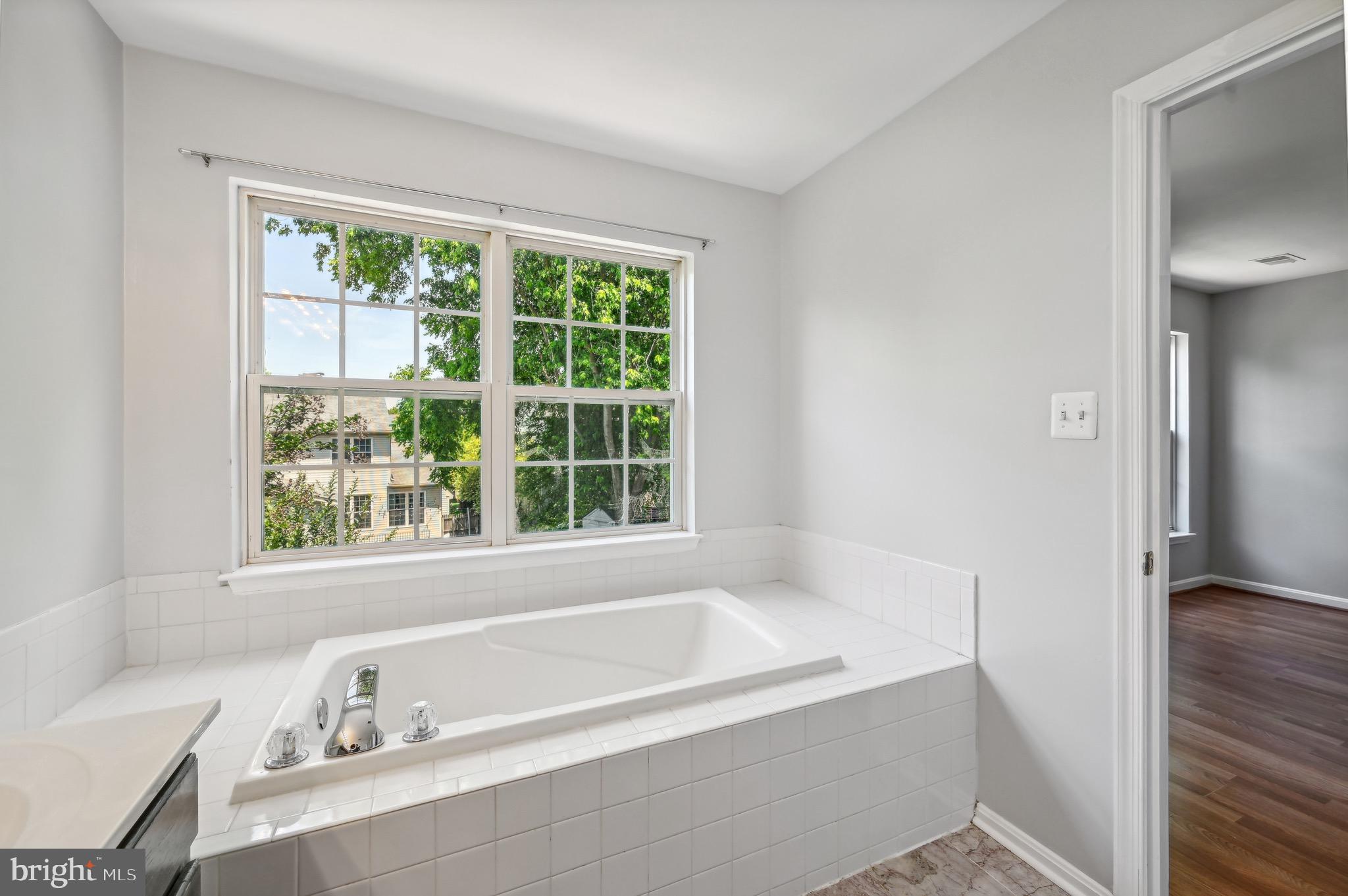 MILESTONE - Residential Lease