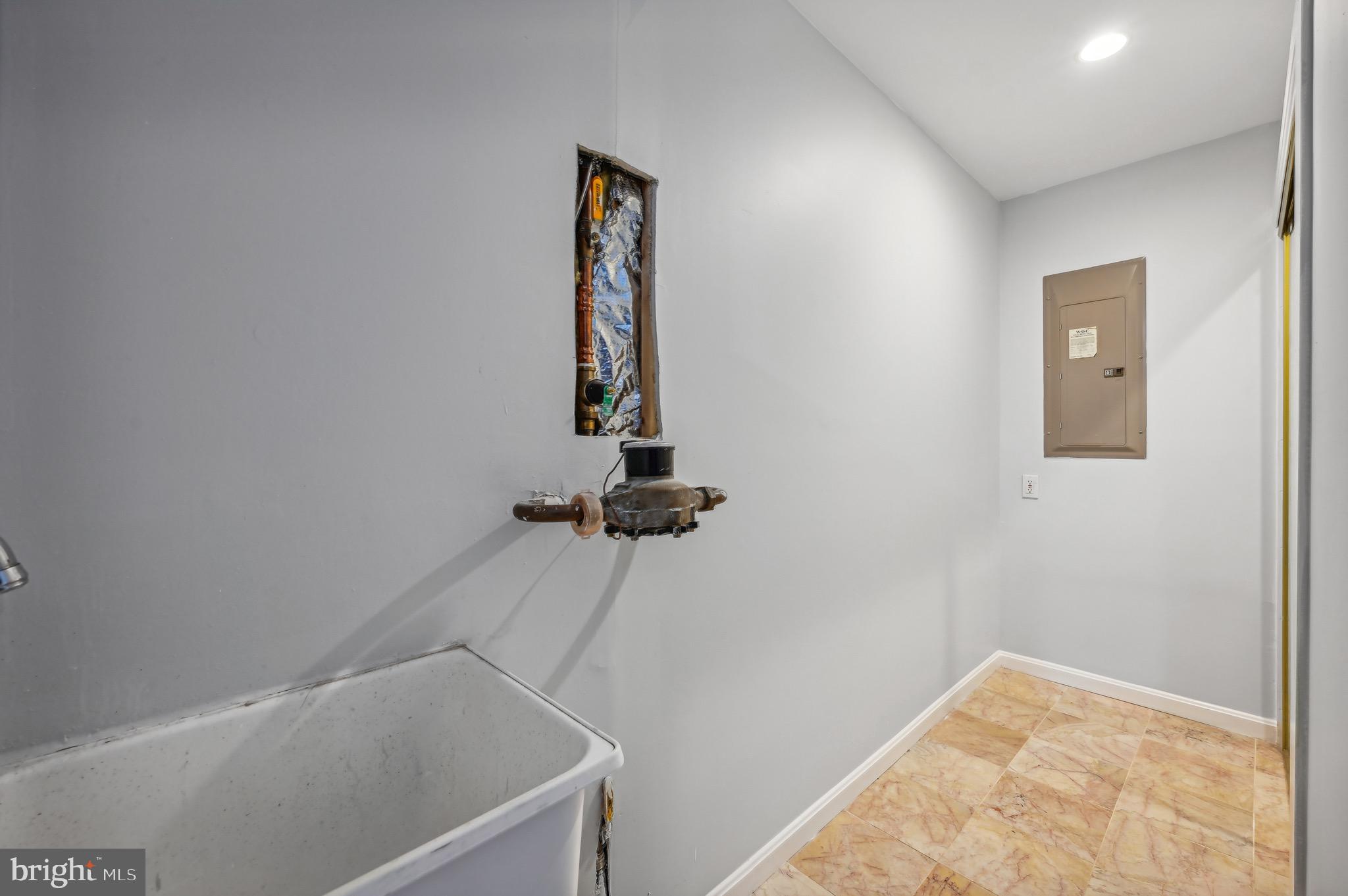 MILESTONE - Residential Lease