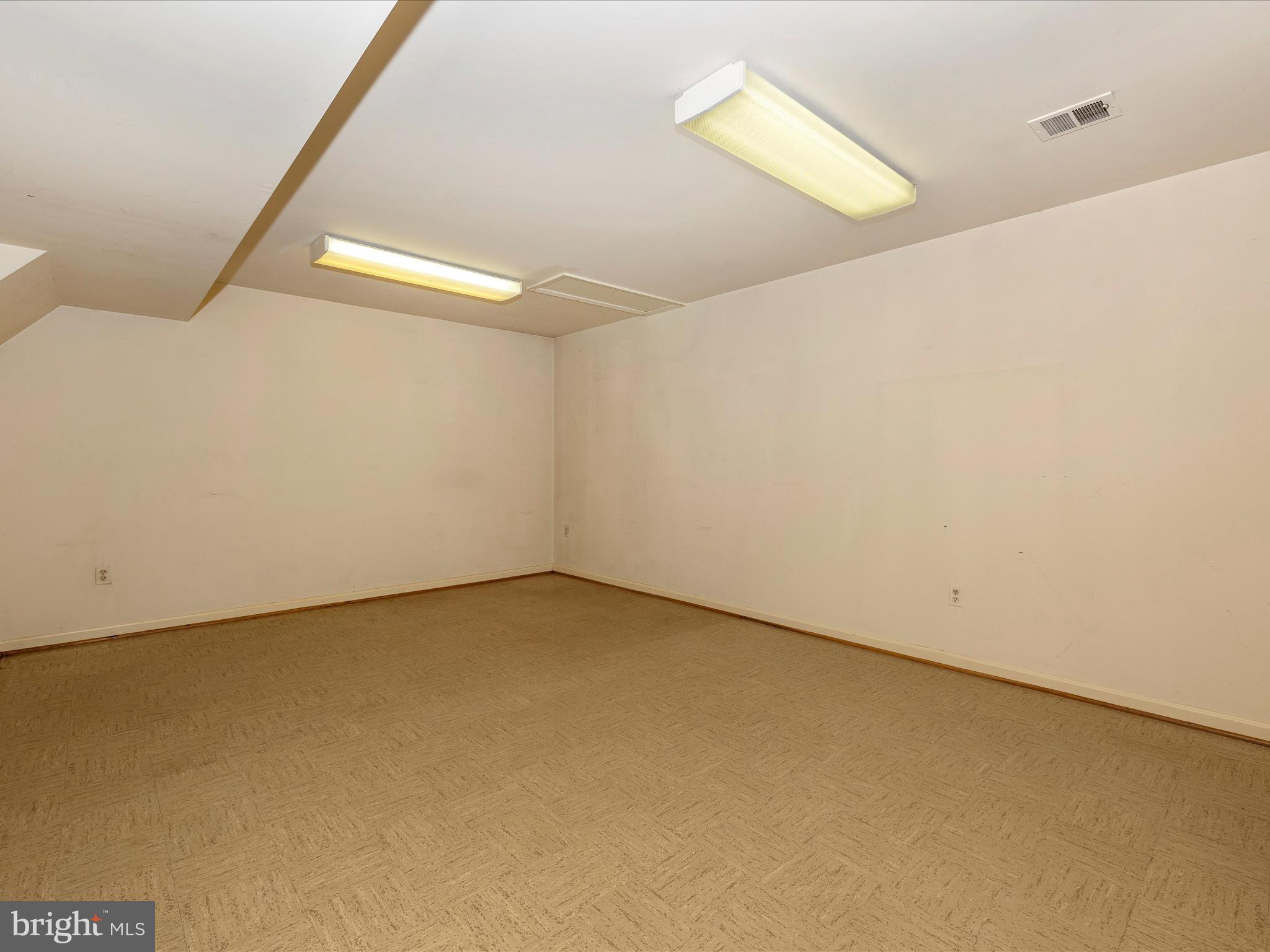 ANCIENT OAK - Residential