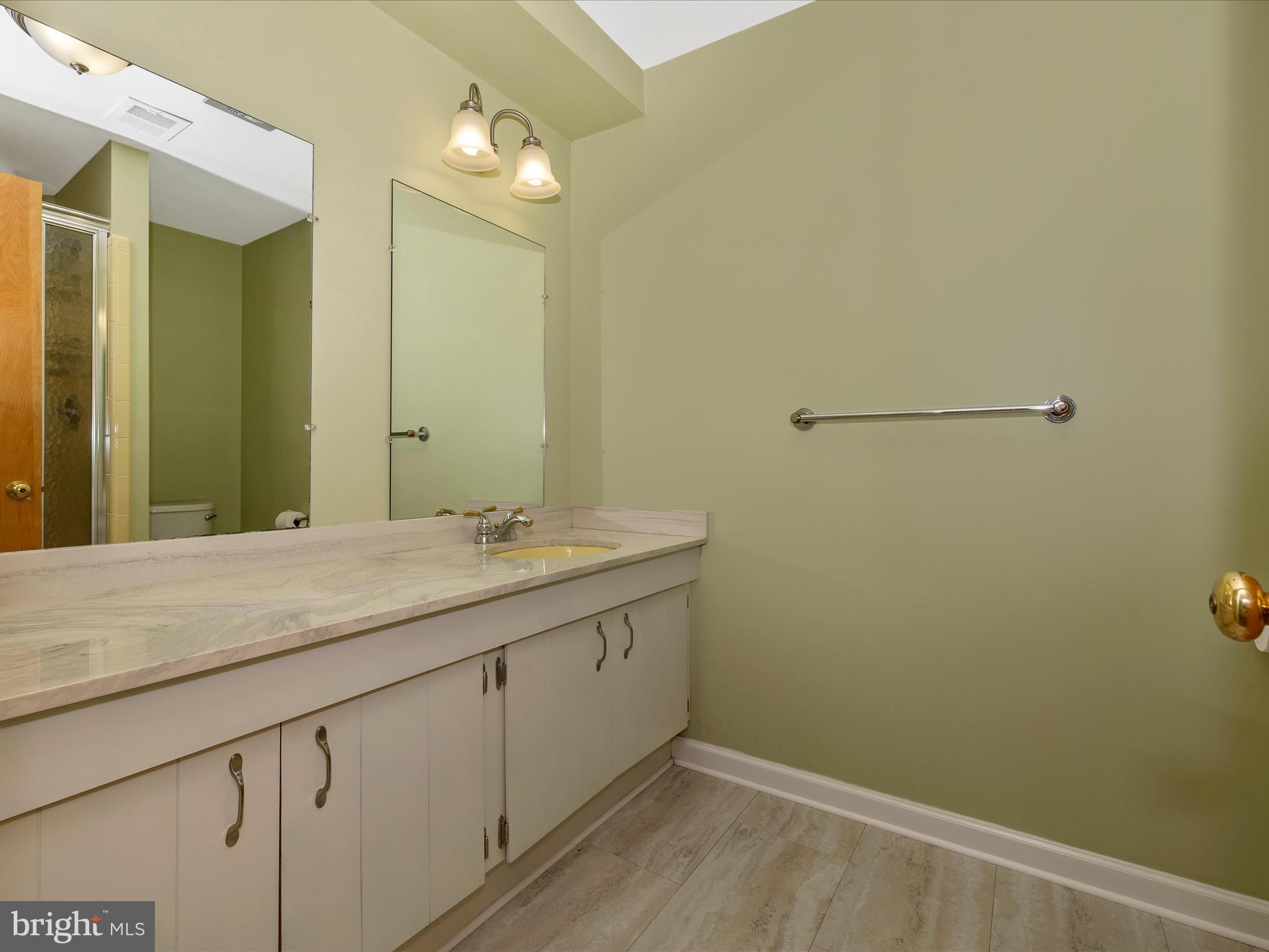 ANCIENT OAK - Residential