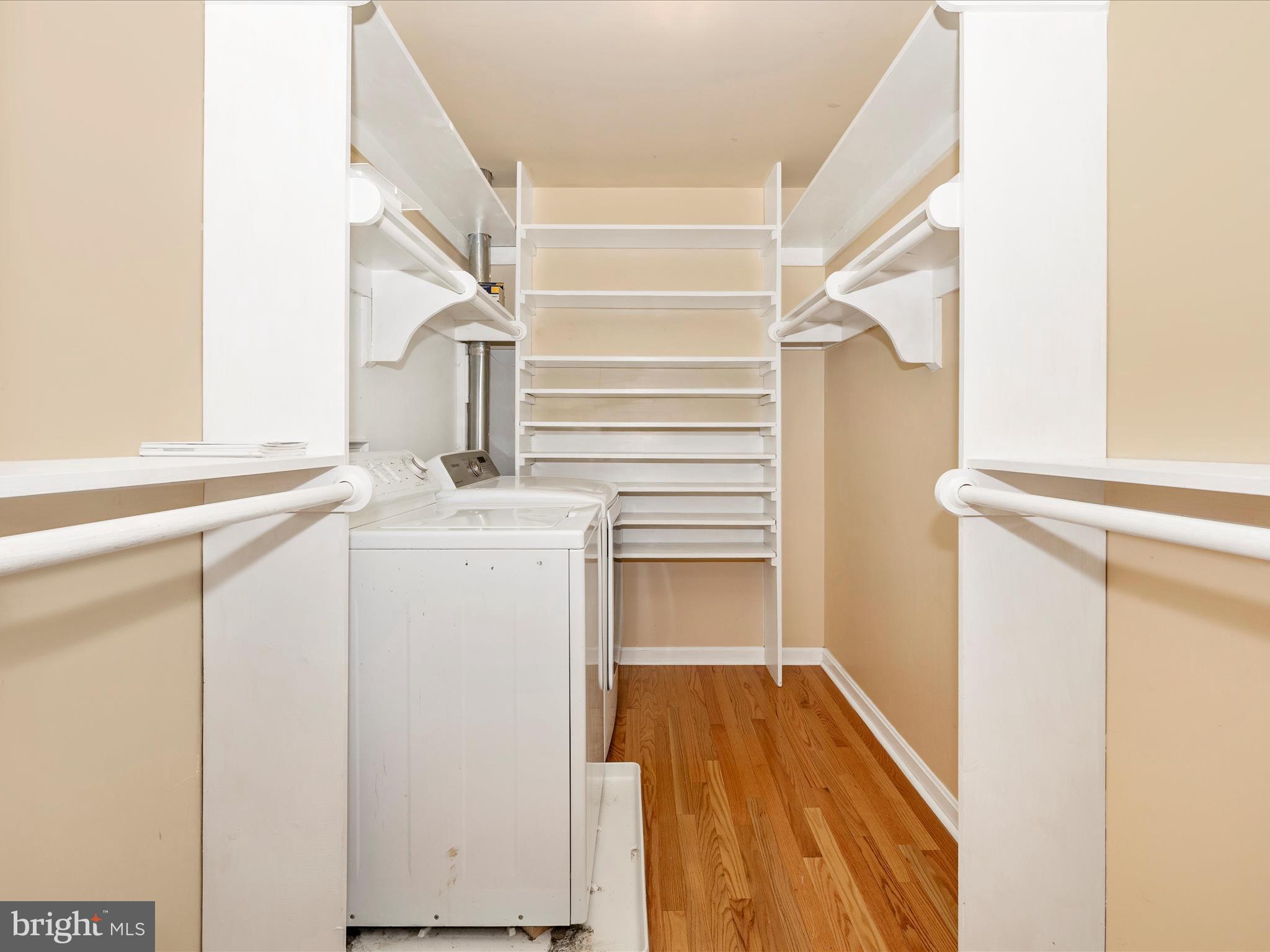 ANCIENT OAK - Residential