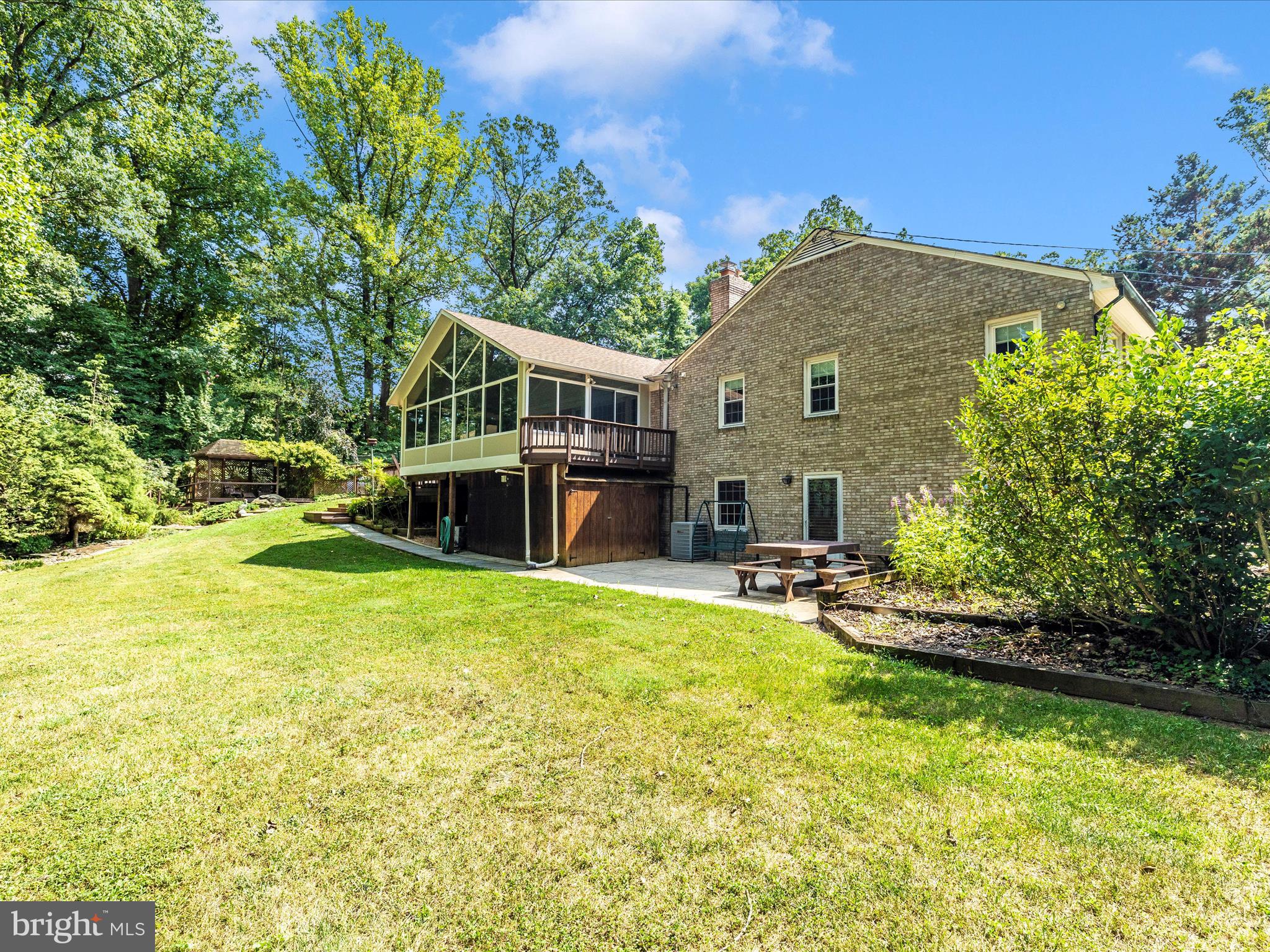 ANCIENT OAK - Residential