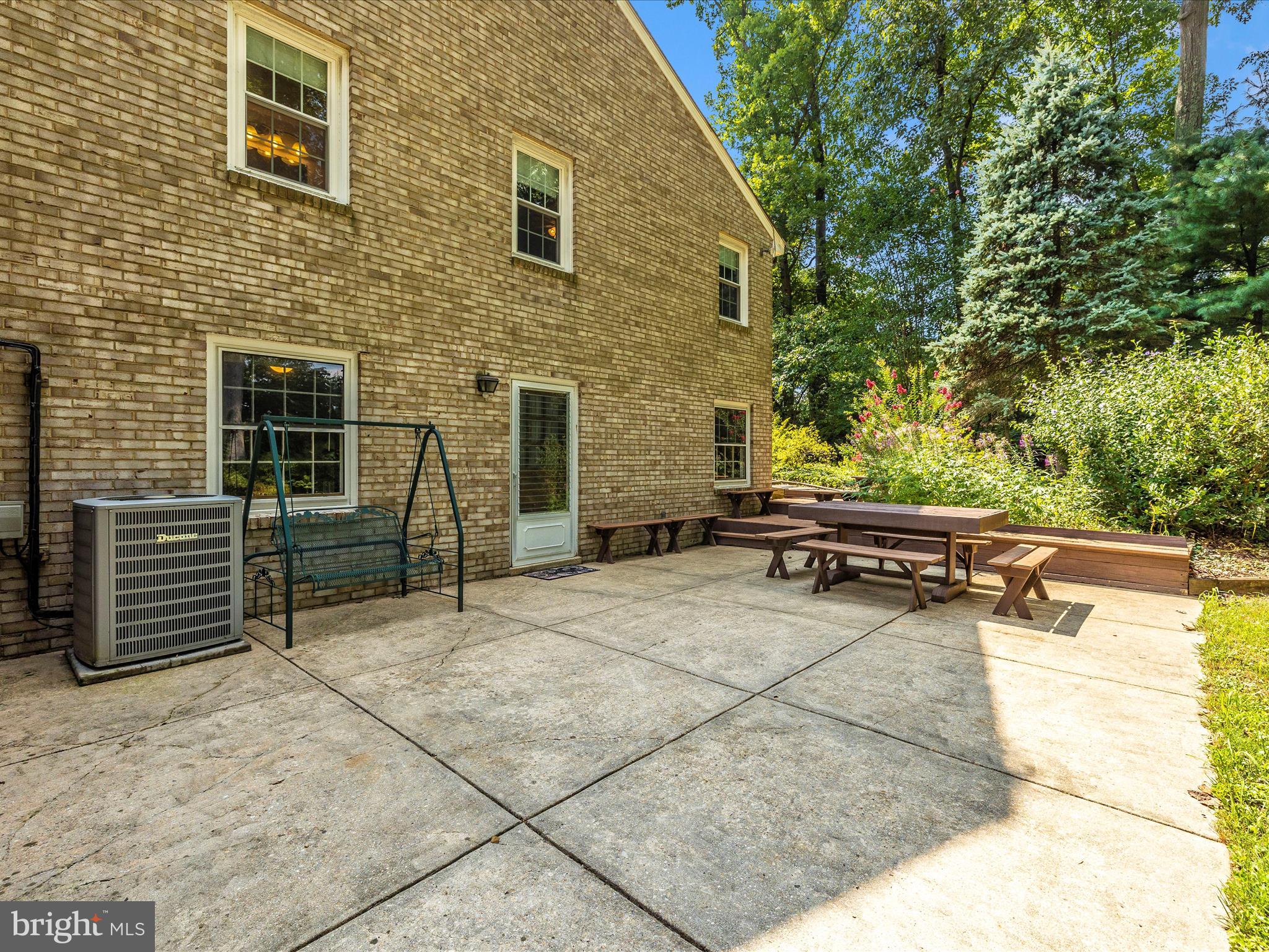 ANCIENT OAK - Residential