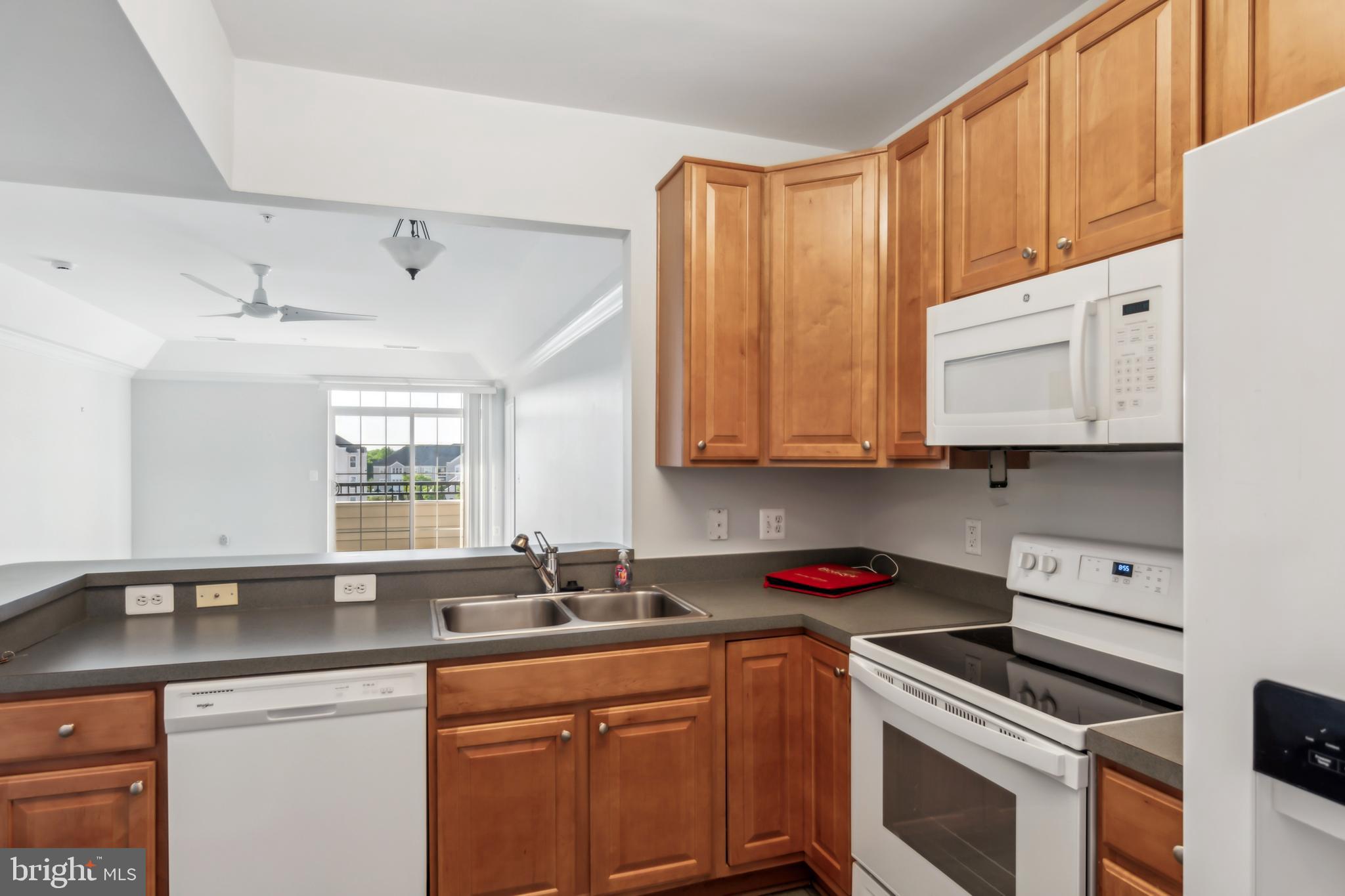8615 WANDERING FOX TRAIL 401