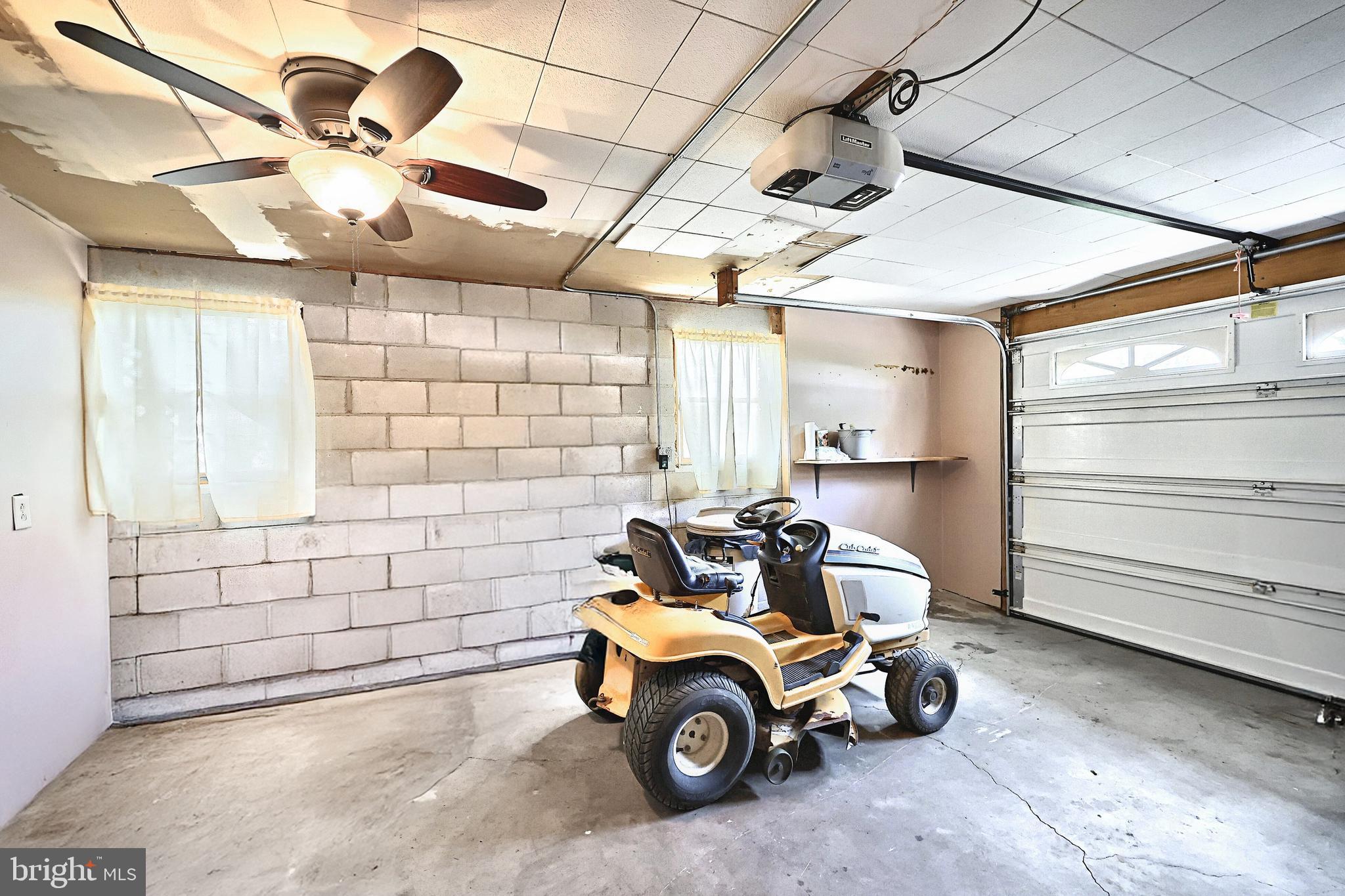 LAKE MEADE - Residential