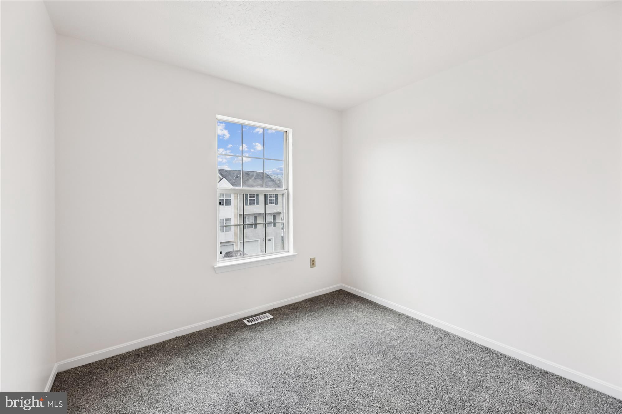 SOUTH HAMPTON - Residential