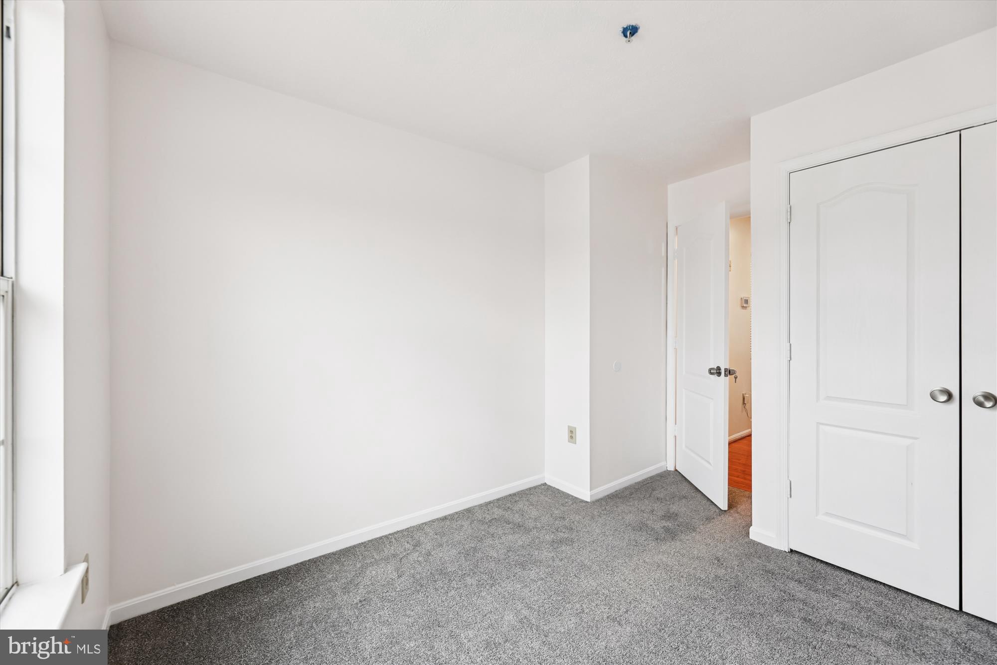 SOUTH HAMPTON - Residential