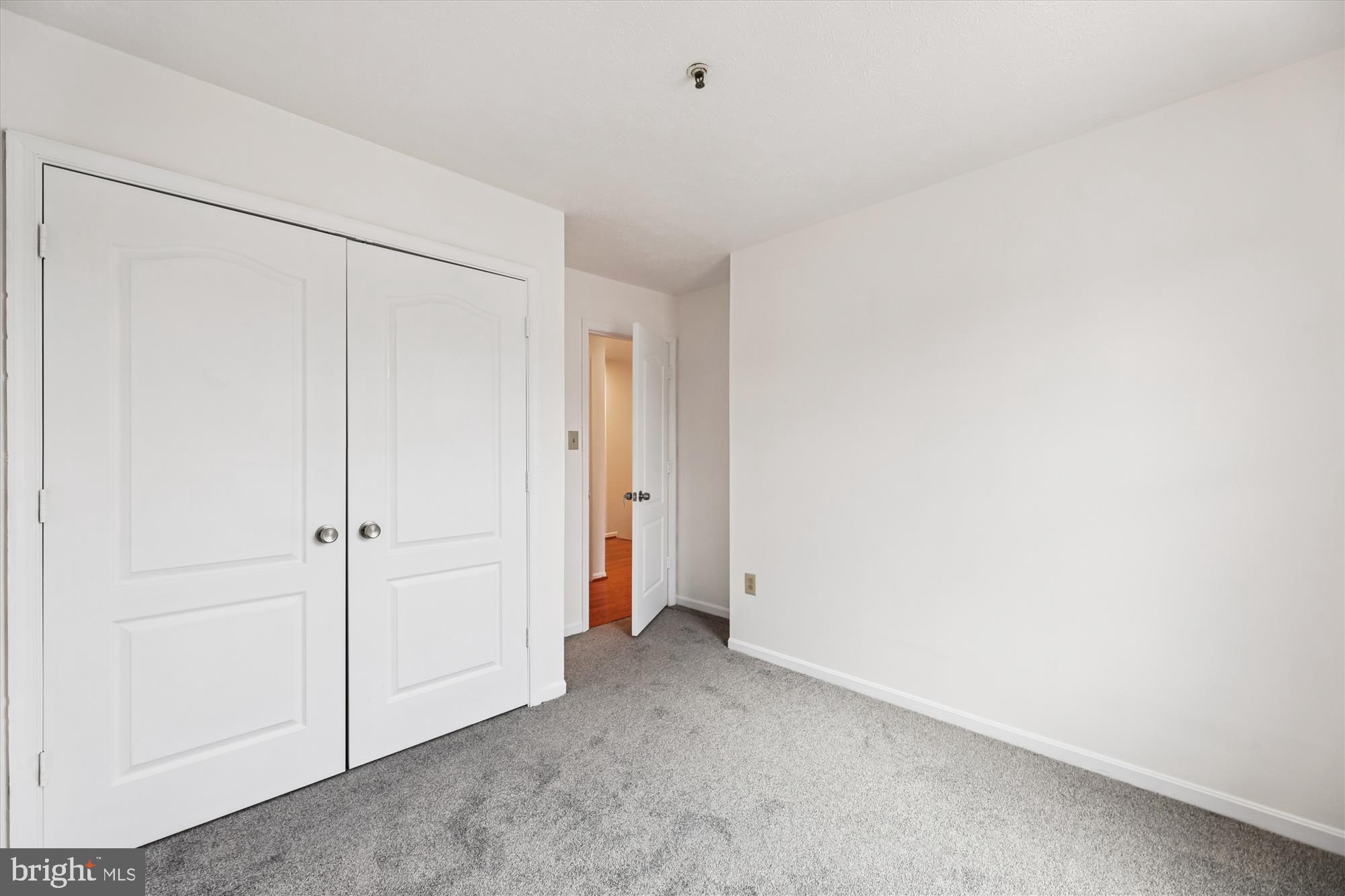 SOUTH HAMPTON - Residential