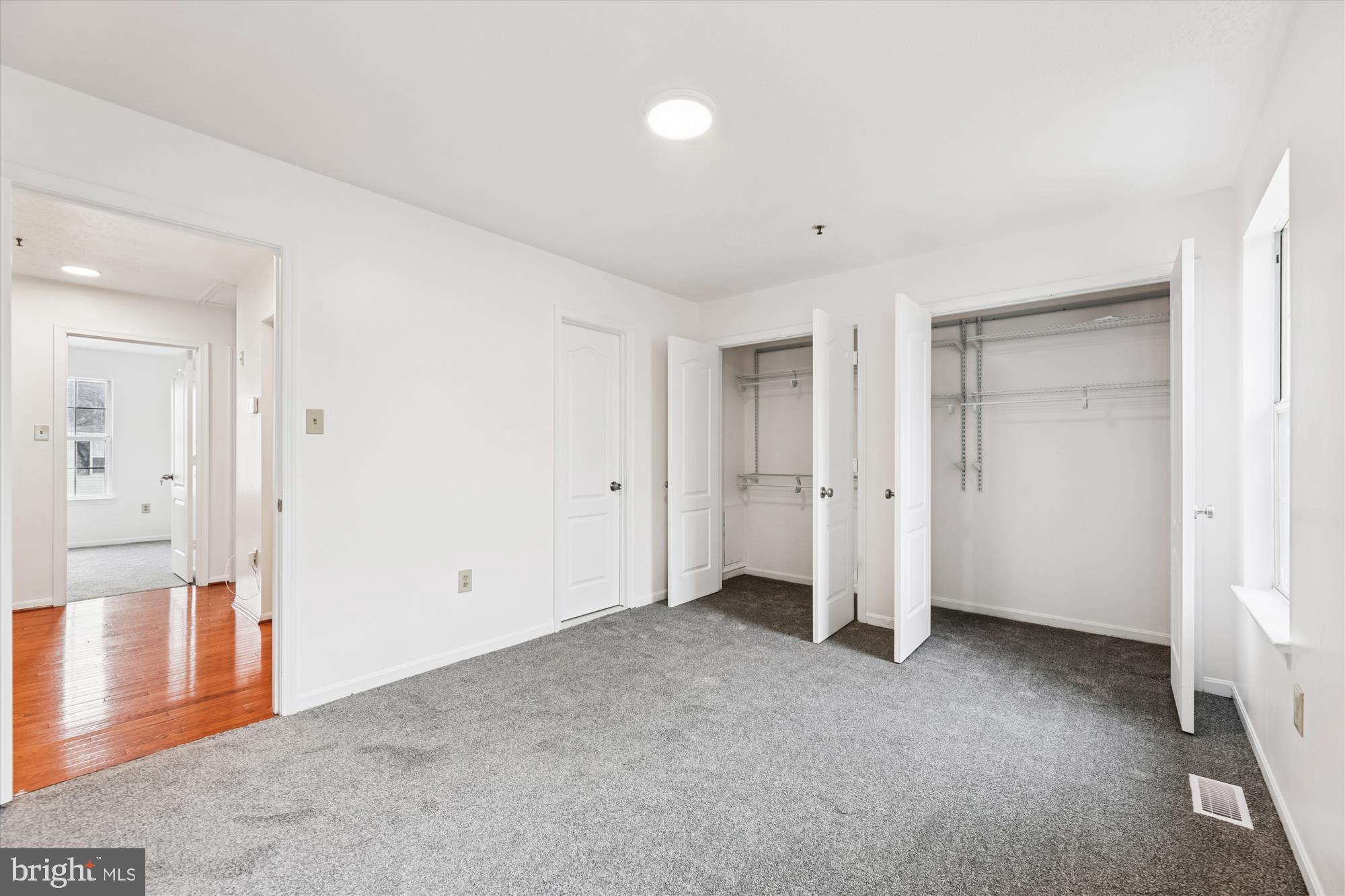 SOUTH HAMPTON - Residential