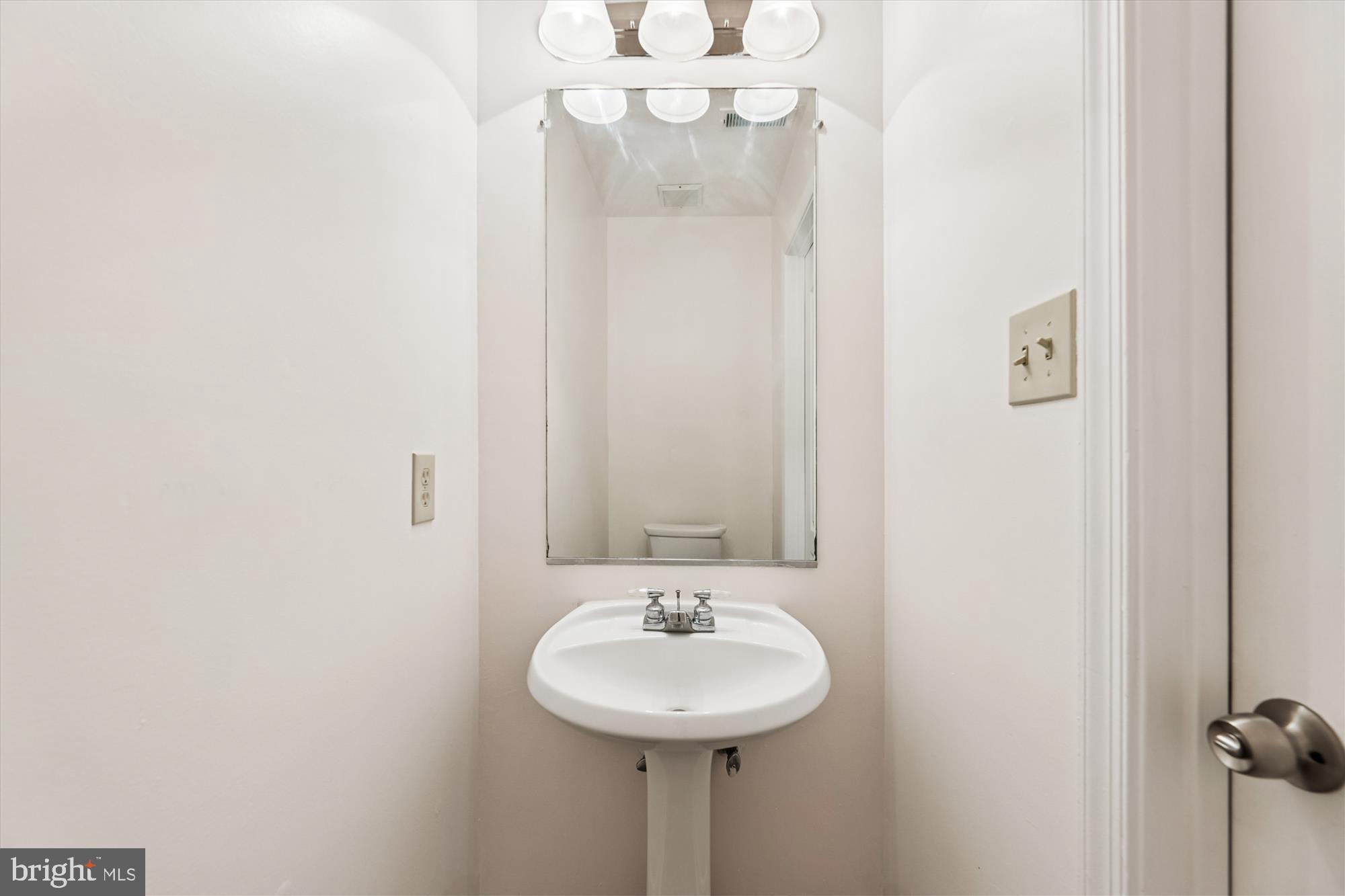 SOUTH HAMPTON - Residential