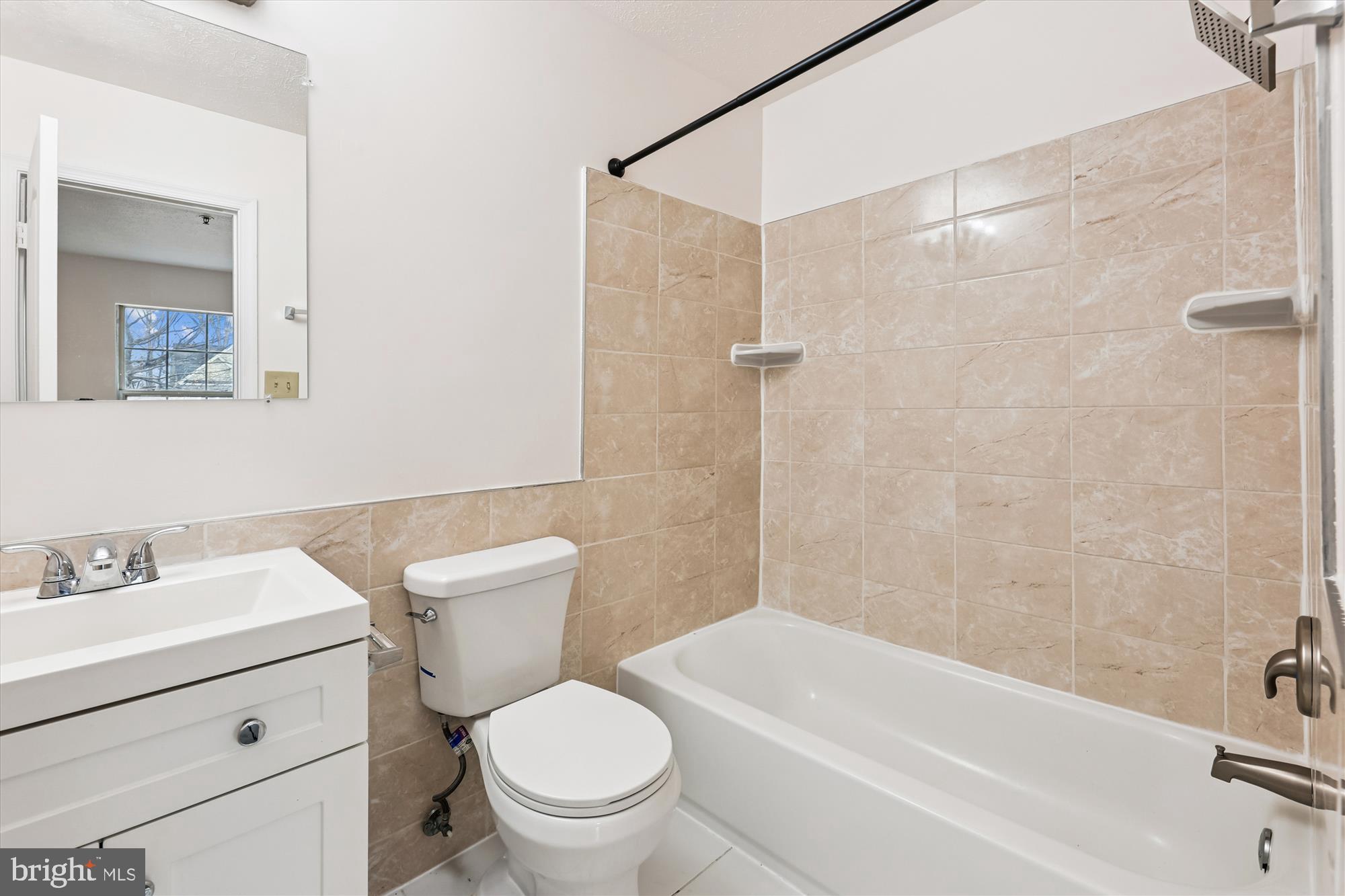 SOUTH HAMPTON - Residential