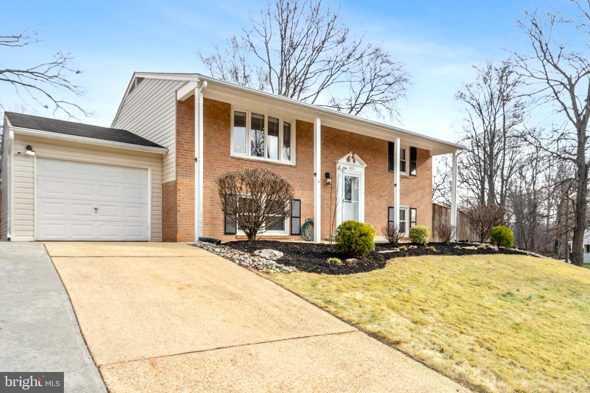 ROLLING VALLEY - Residential