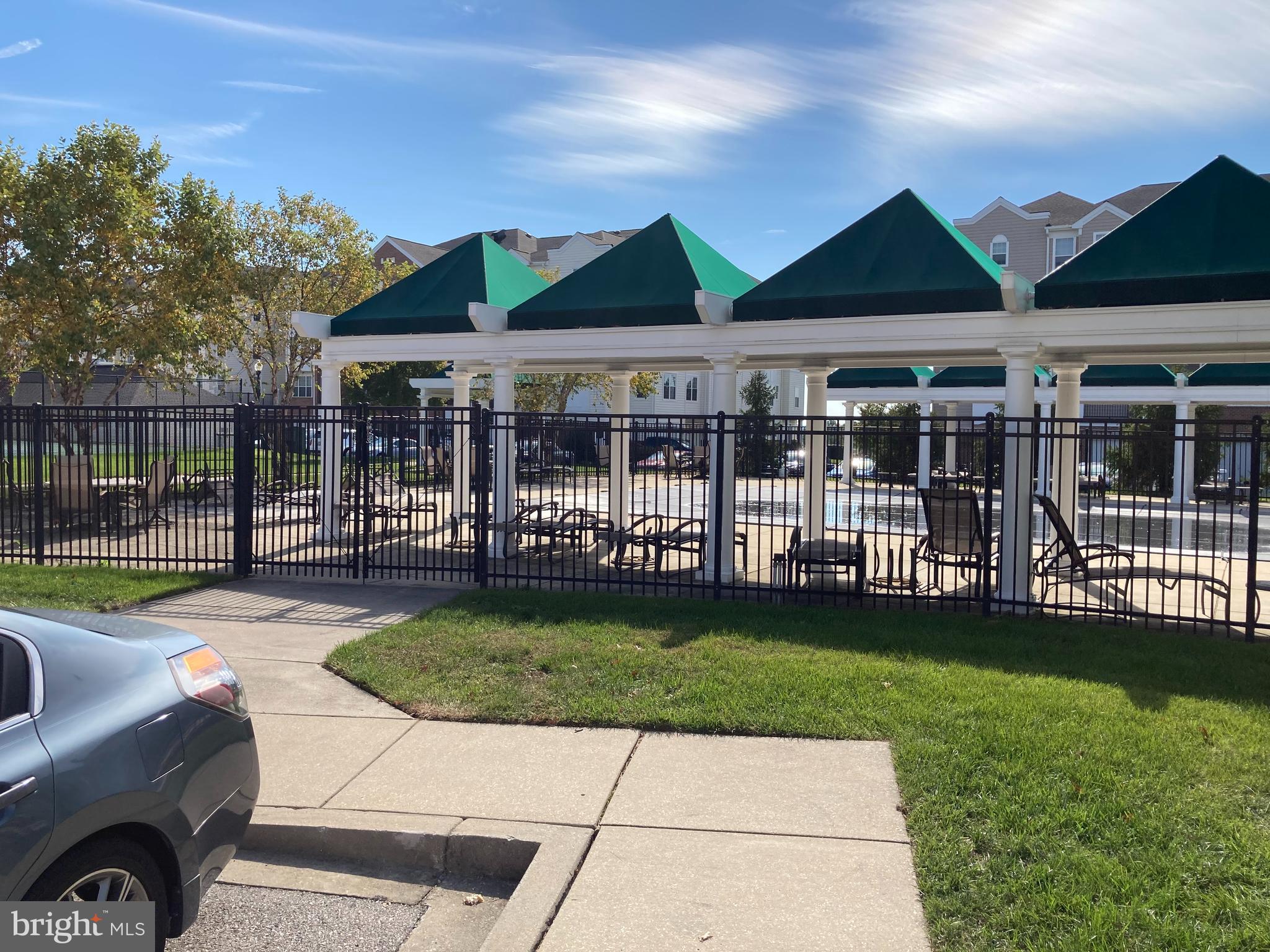 MAPLECREST - Residential