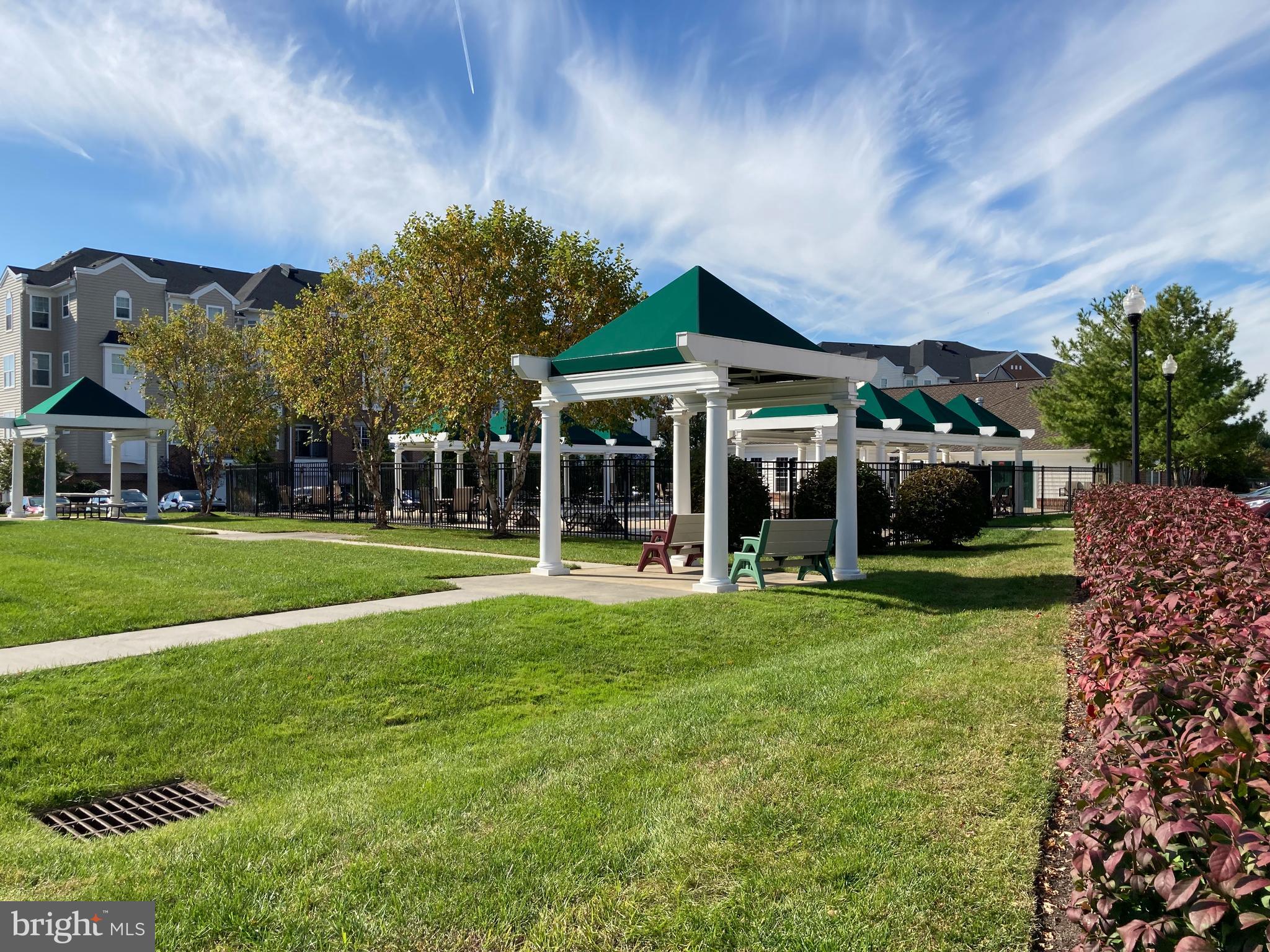 MAPLECREST - Residential