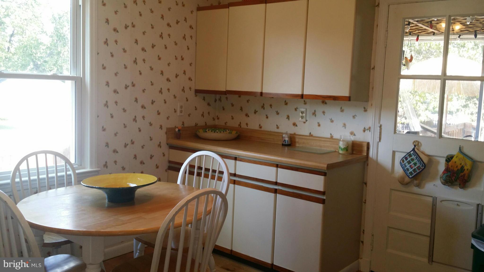 COLONIAL DRIVE - Residential Lease