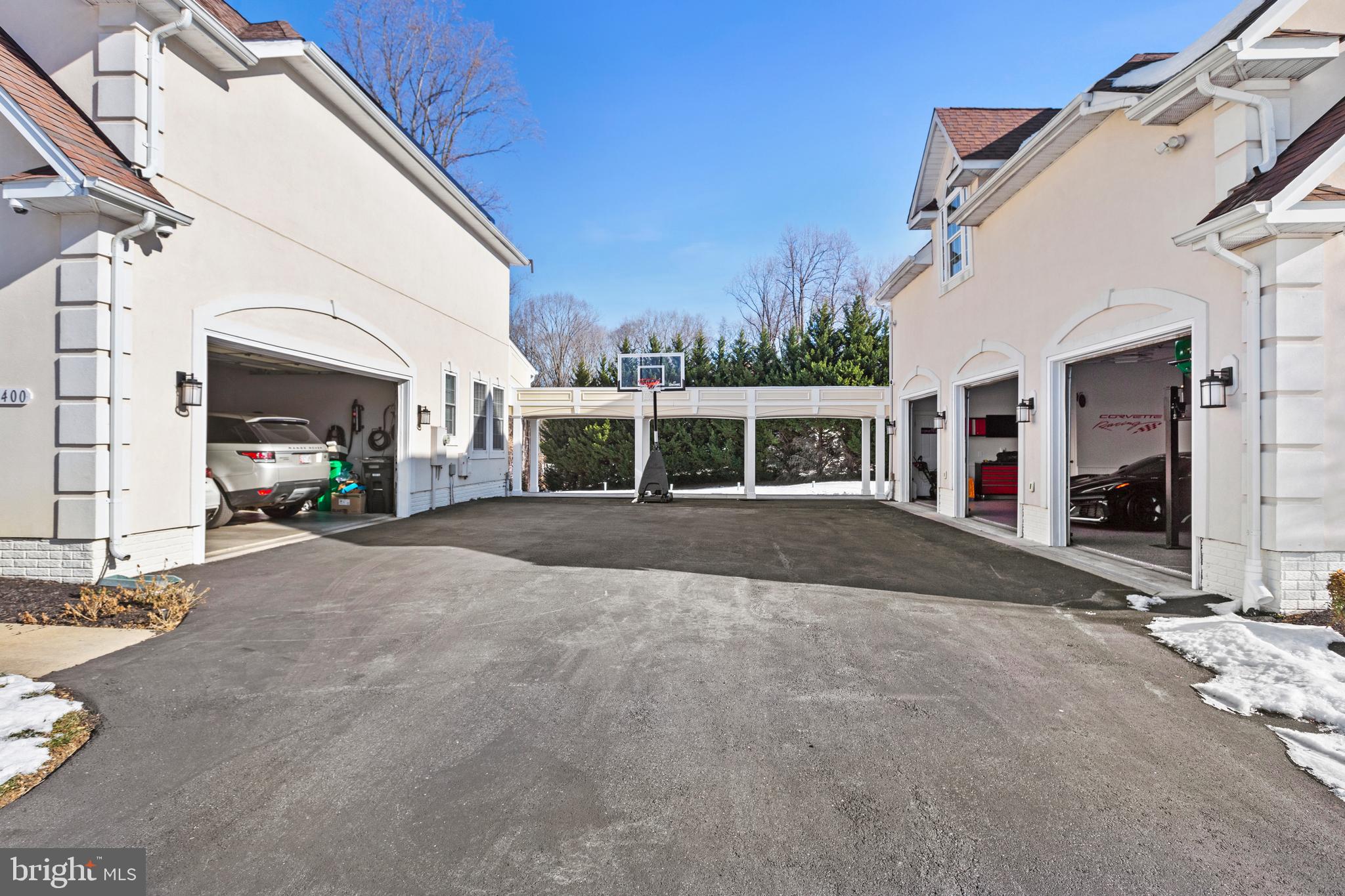 MEADOWGATE - Residential