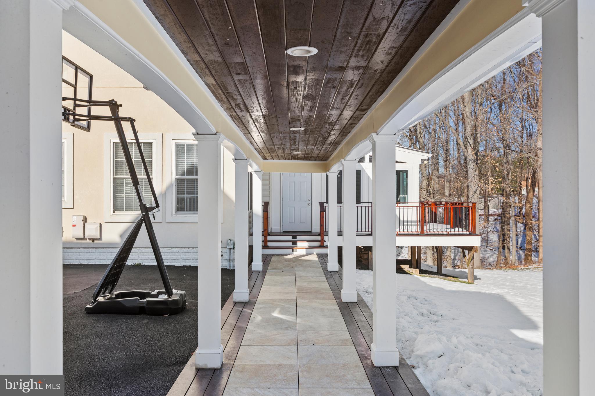 MEADOWGATE - Residential