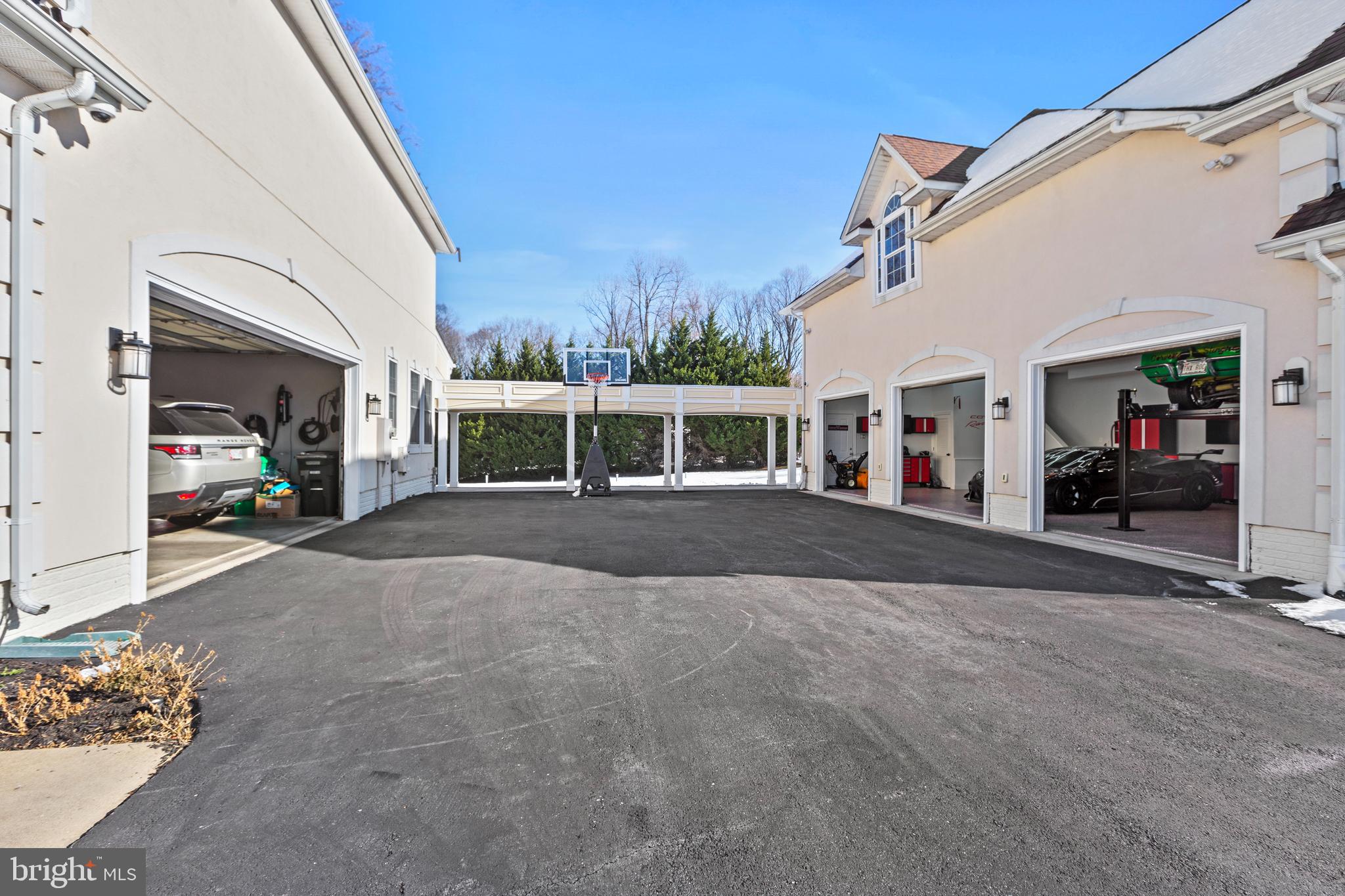 MEADOWGATE - Residential