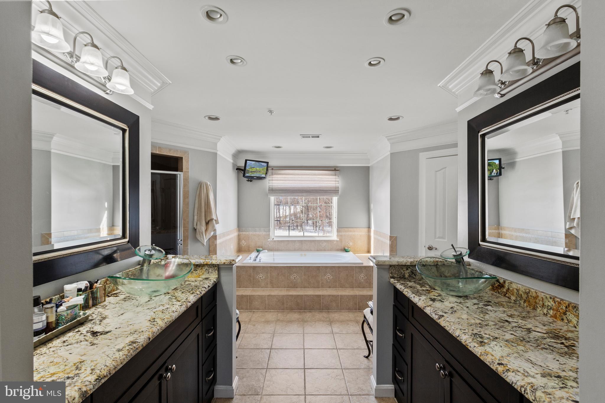 MEADOWGATE - Residential