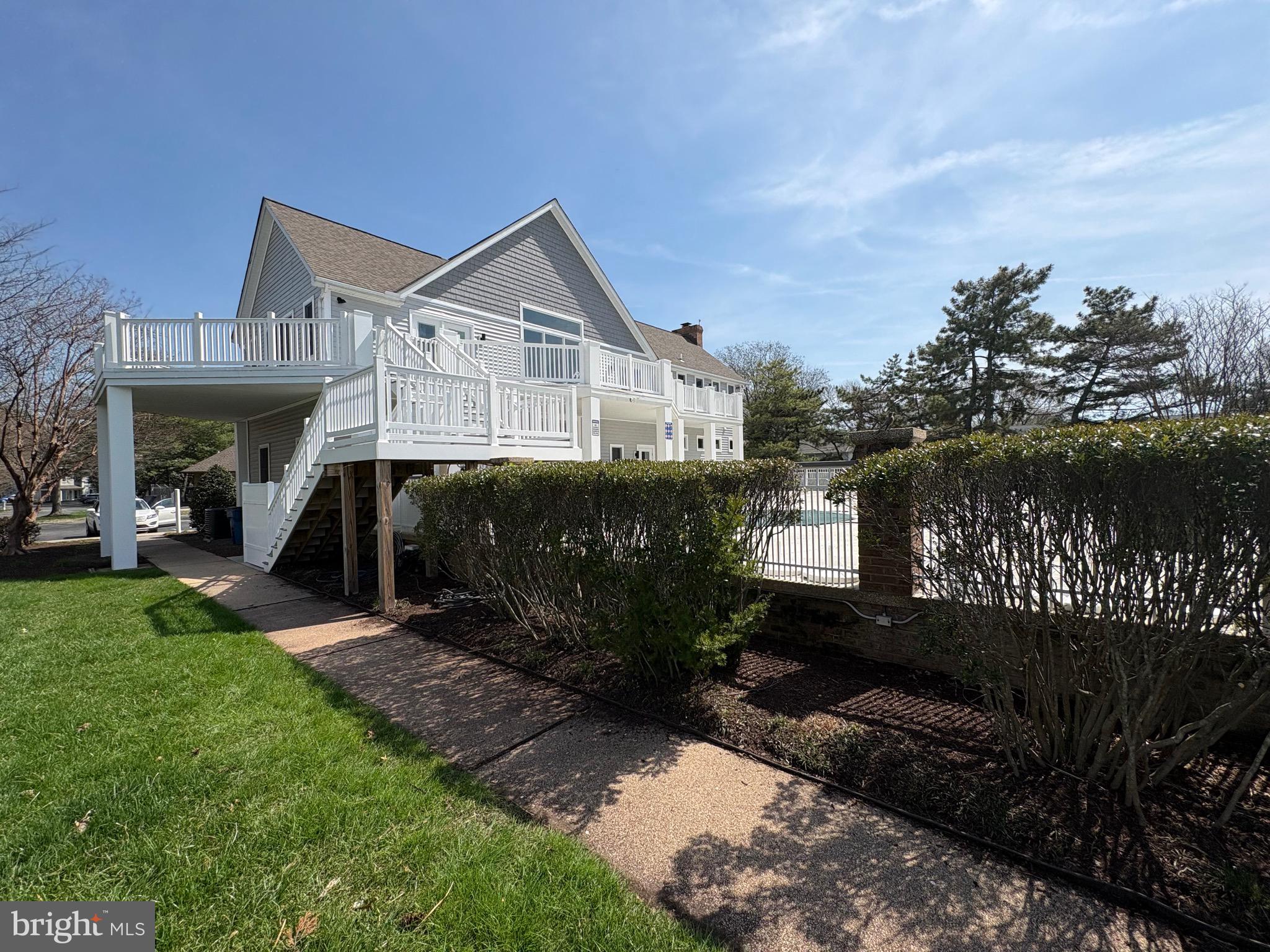 102 MERGANSER COURT 102