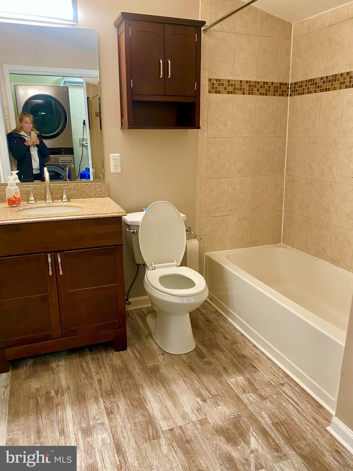 AVALON SHORES - Residential