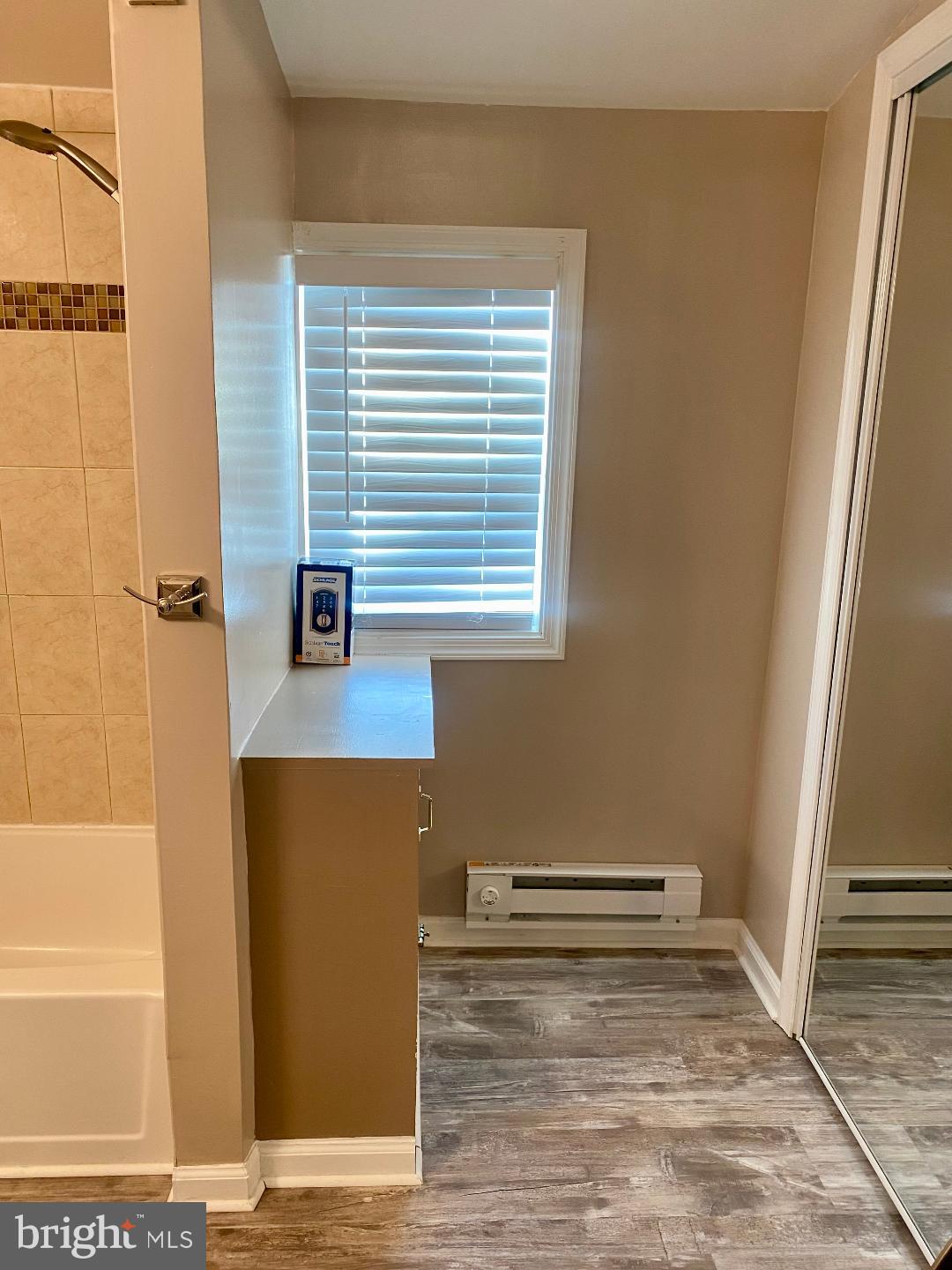 AVALON SHORES - Residential