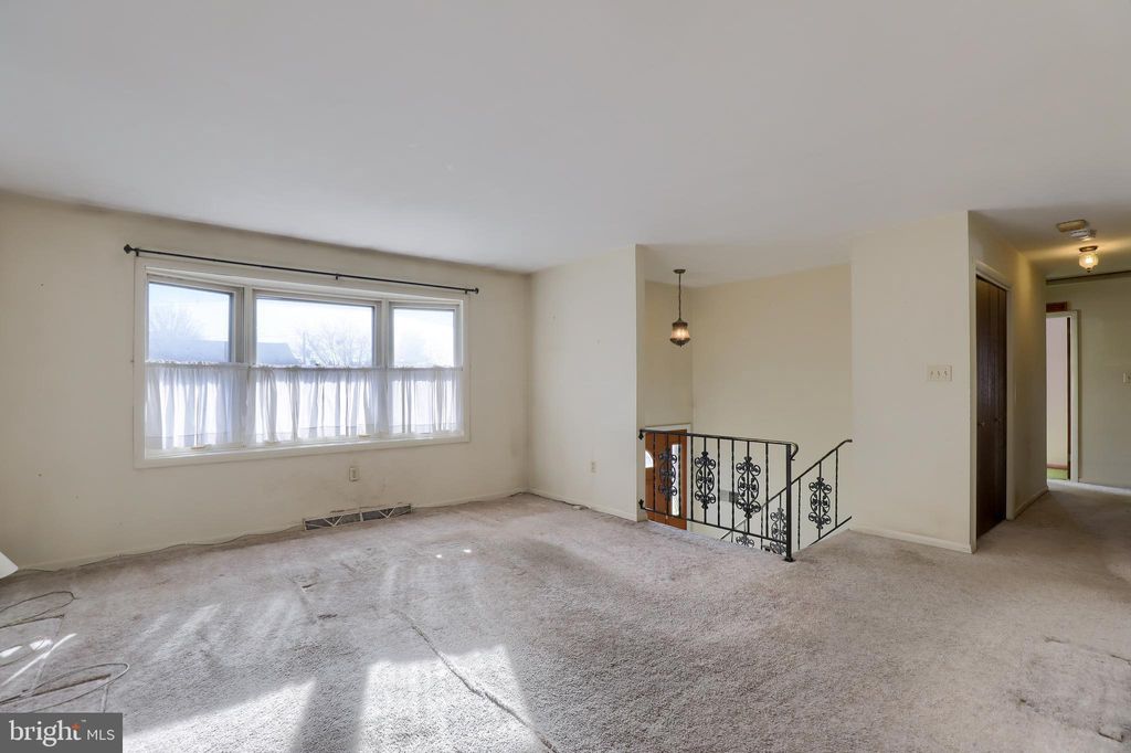 Photo of 409 Nottingham Avenue, Lancaster, PA 17601 (MLS # PALA2045162)