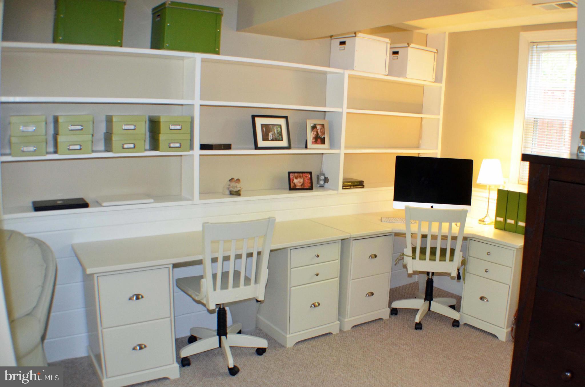 FOX MILL ESTATES - Residential