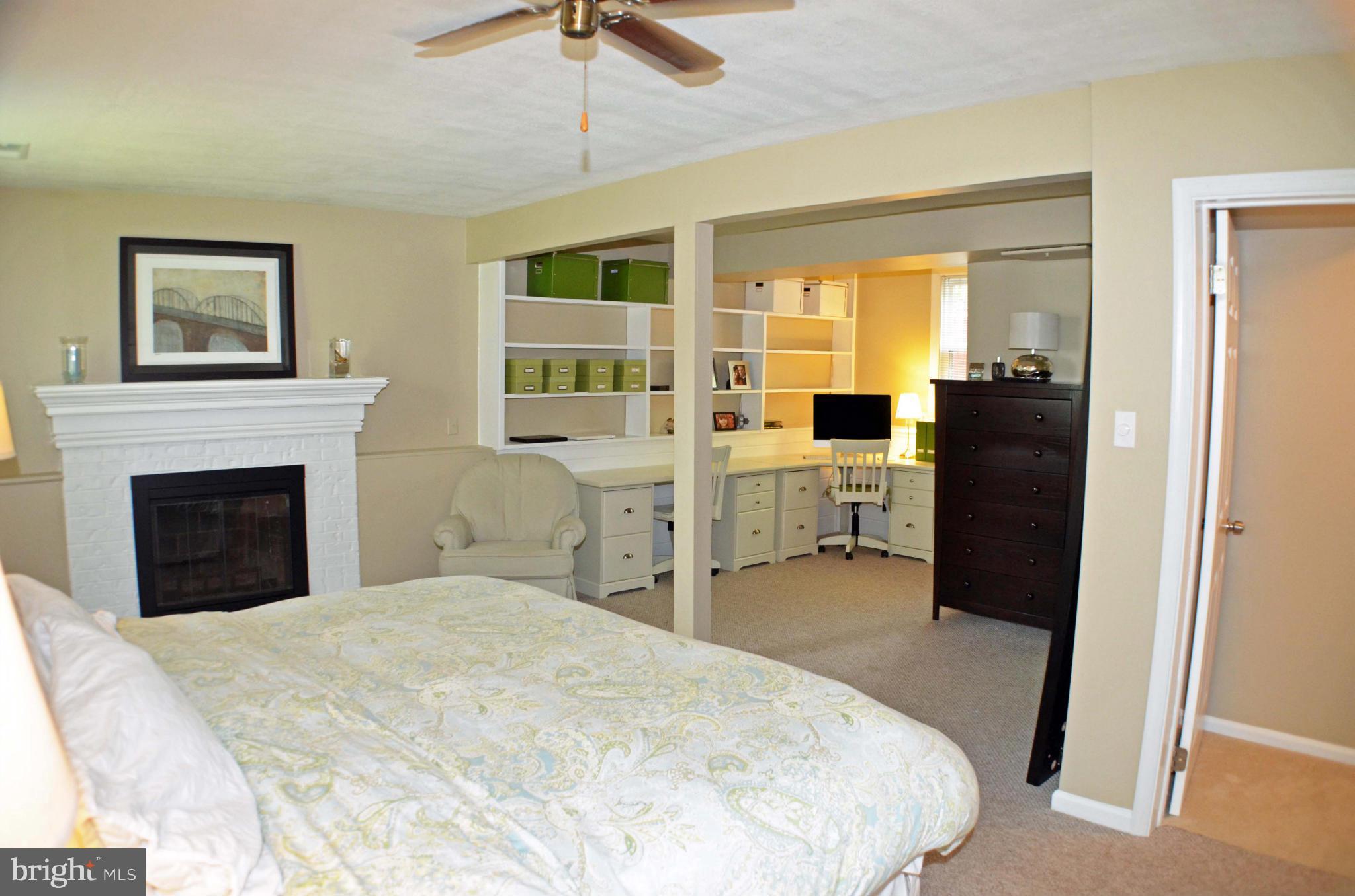 FOX MILL ESTATES - Residential