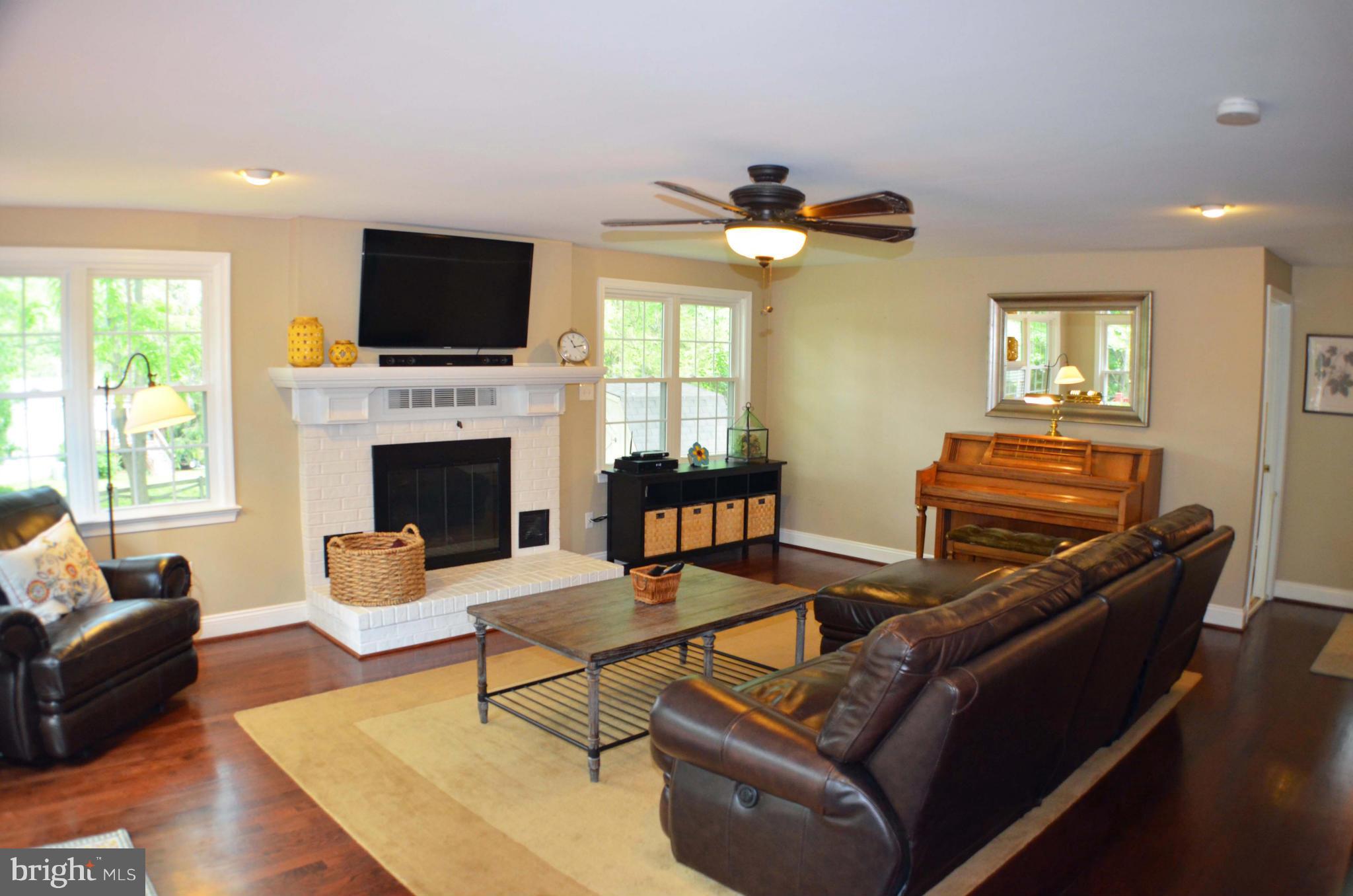 FOX MILL ESTATES - Residential