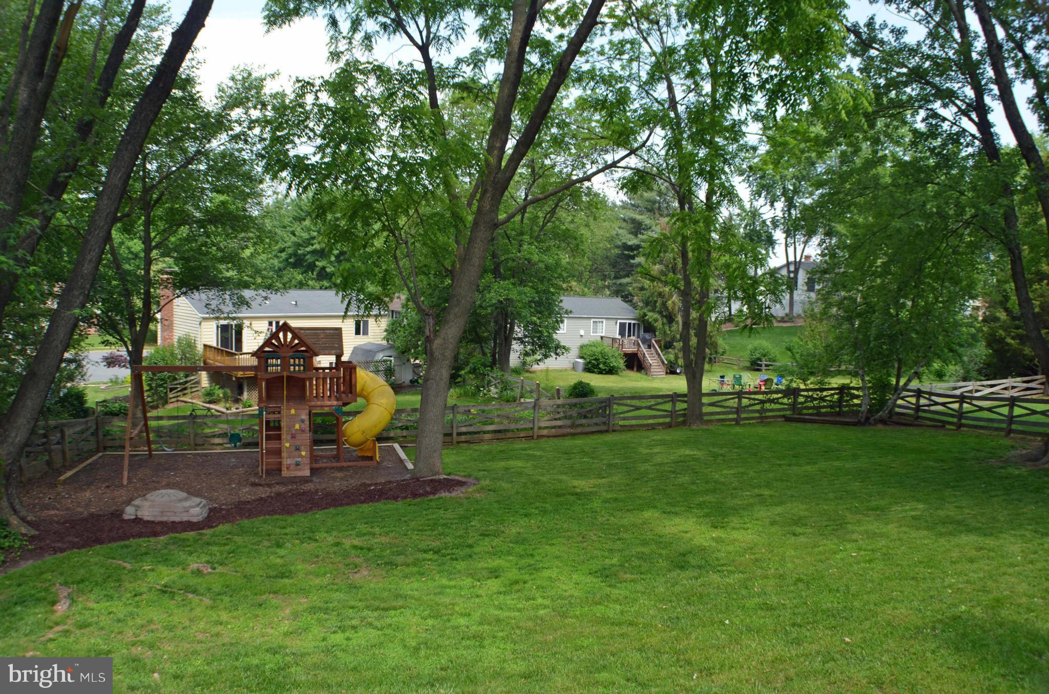 FOX MILL ESTATES - Residential