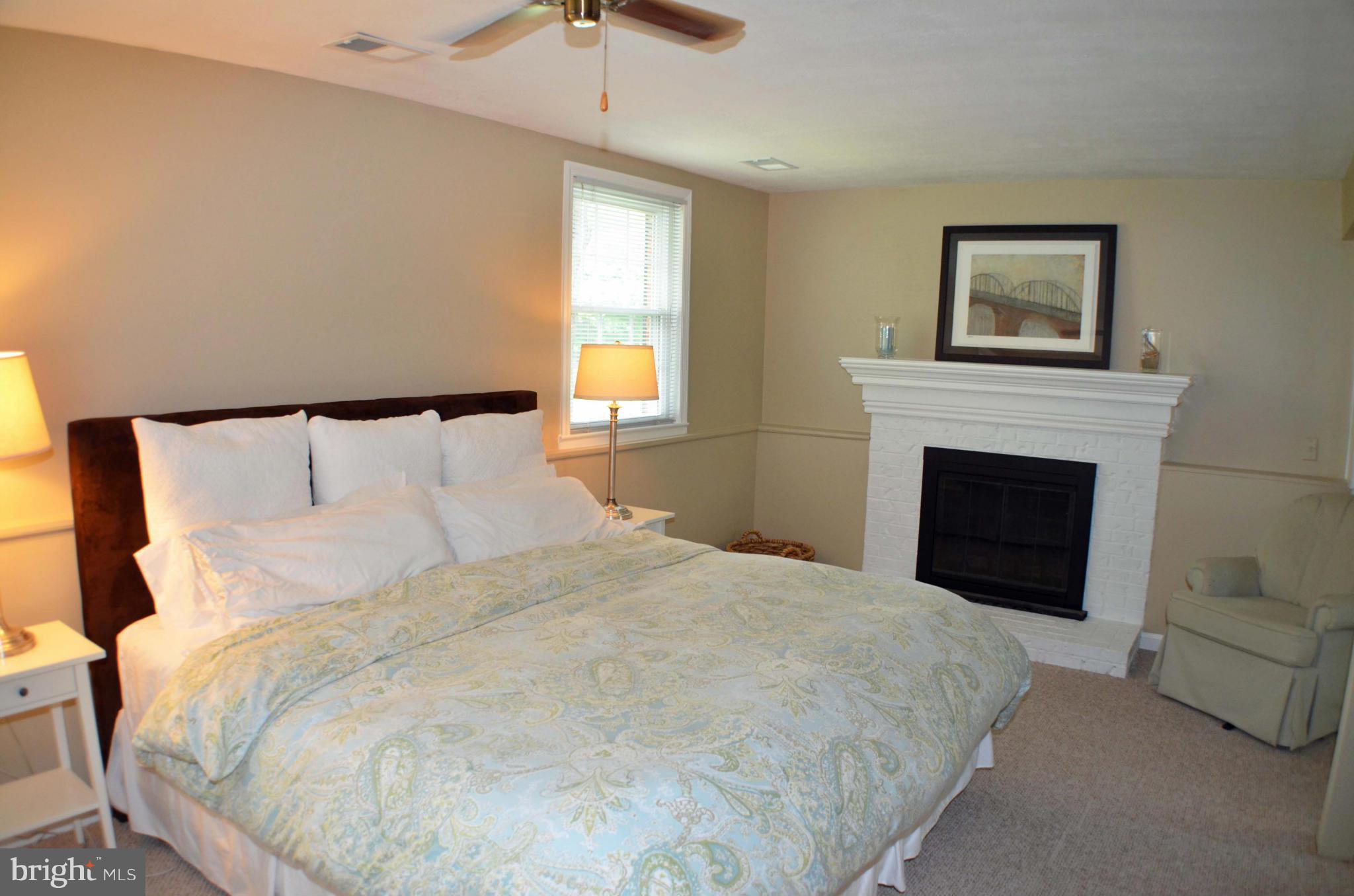 FOX MILL ESTATES - Residential