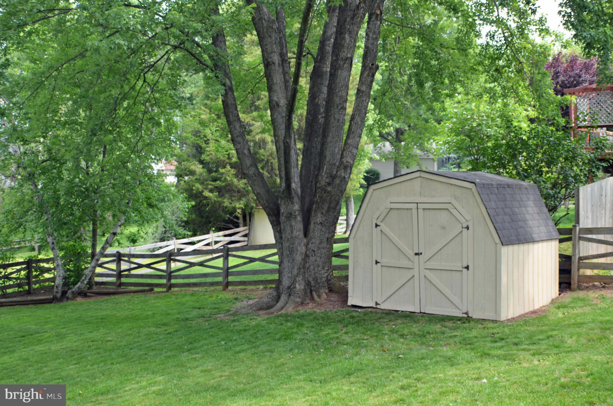 FOX MILL ESTATES - Residential