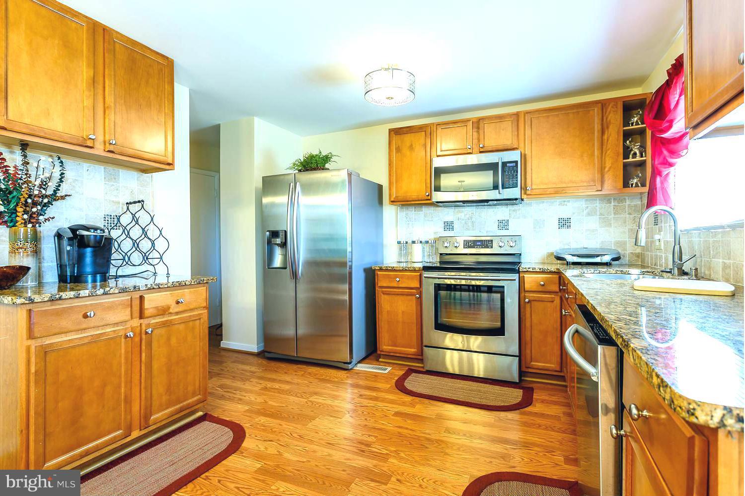 TOWN & COUNTRY TOWNHOUSES - Residential