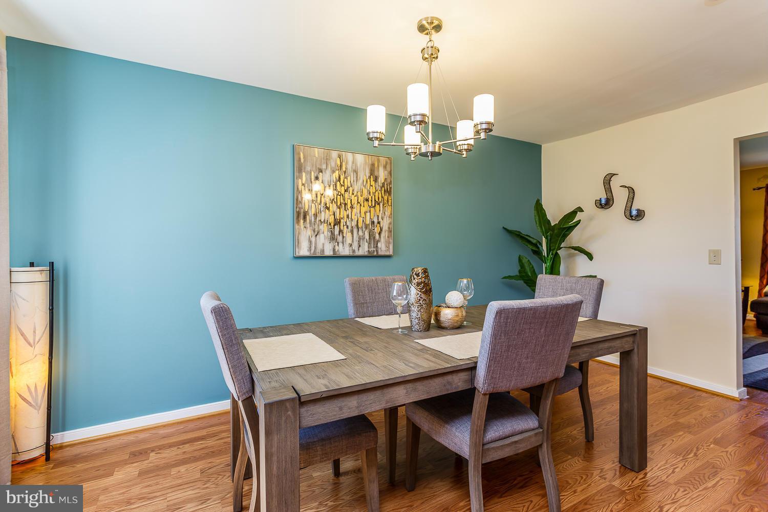 TOWN & COUNTRY TOWNHOUSES - Residential