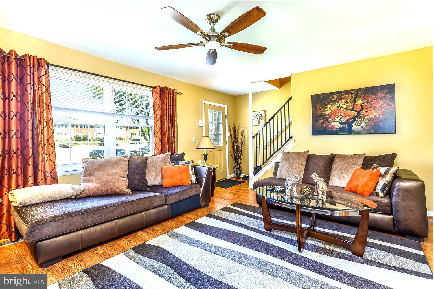 TOWN & COUNTRY TOWNHOUSES - Residential