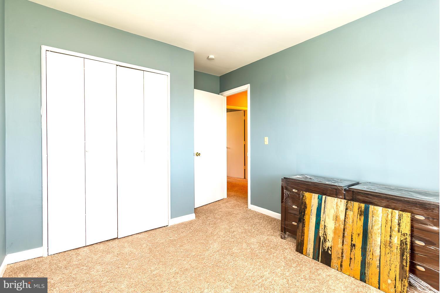 TOWN & COUNTRY TOWNHOUSES - Residential