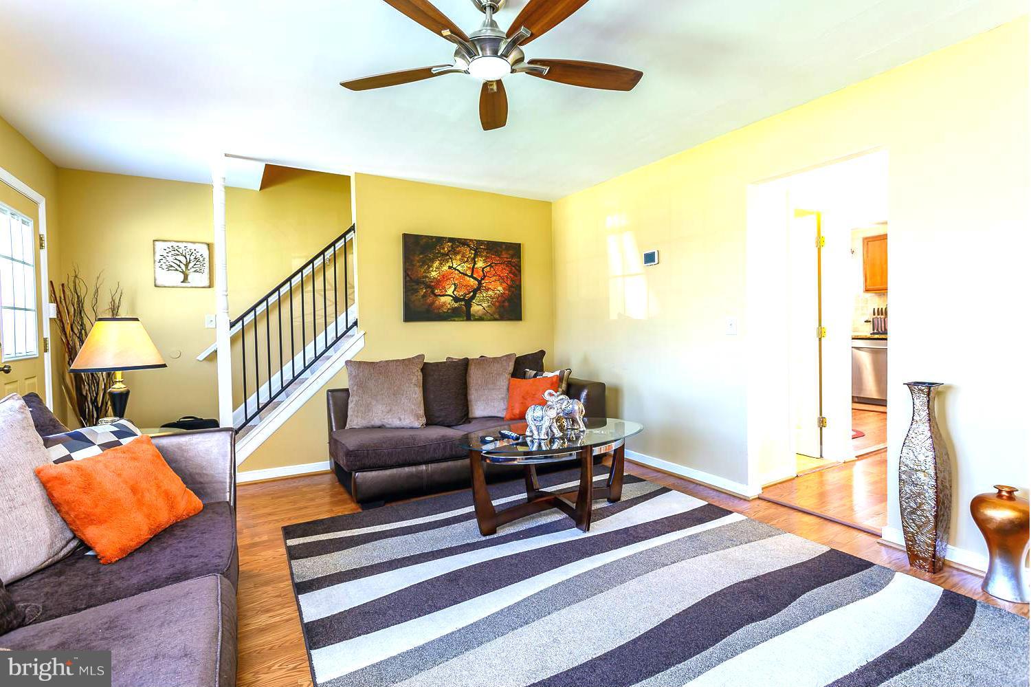 TOWN & COUNTRY TOWNHOUSES - Residential