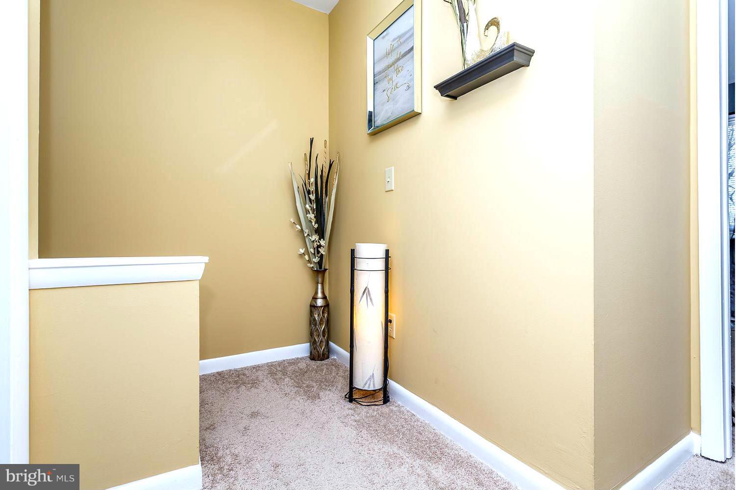 TOWN & COUNTRY TOWNHOUSES - Residential