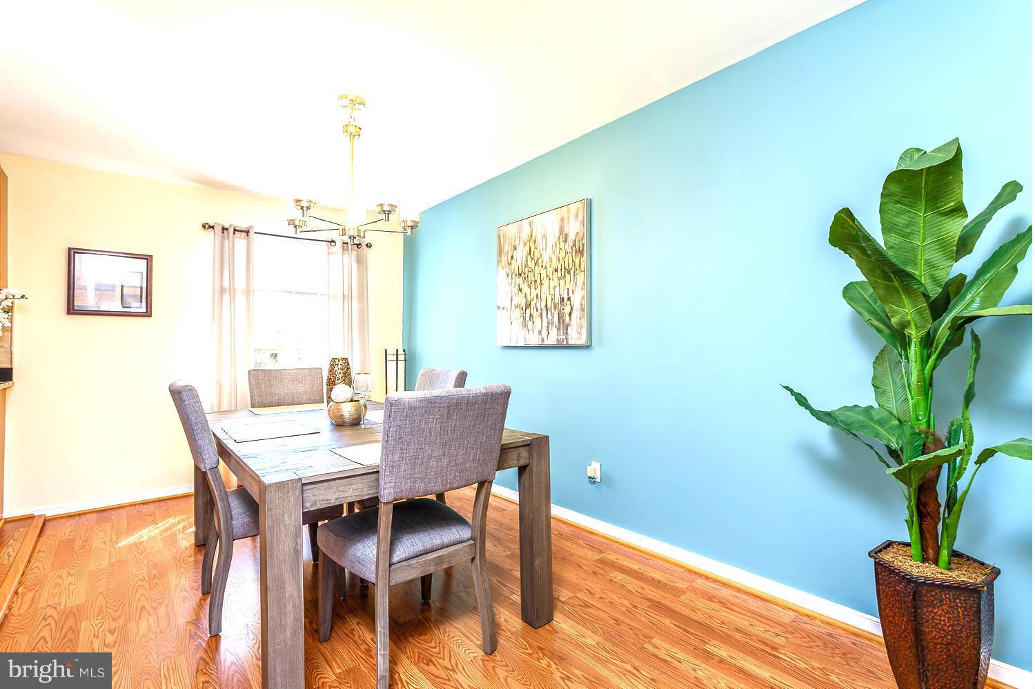 TOWN & COUNTRY TOWNHOUSES - Residential