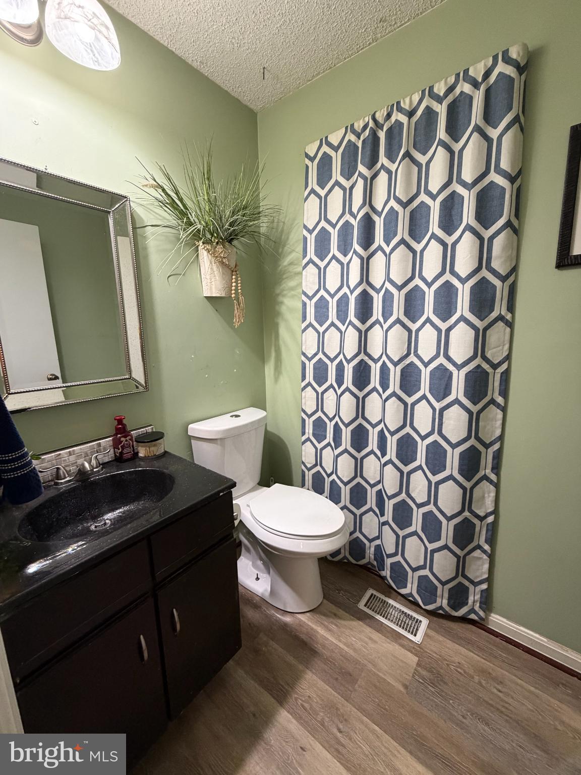 SOUTH HAMPTON - Residential