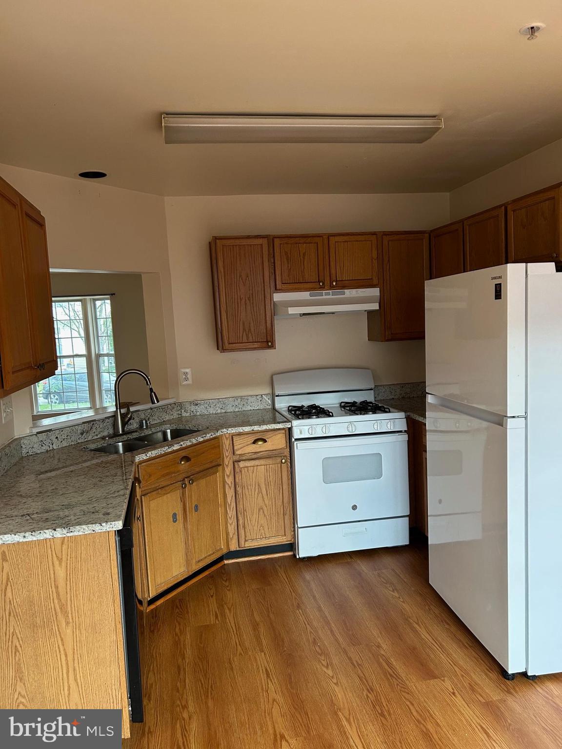 SEVEN OAKS - Residential Lease