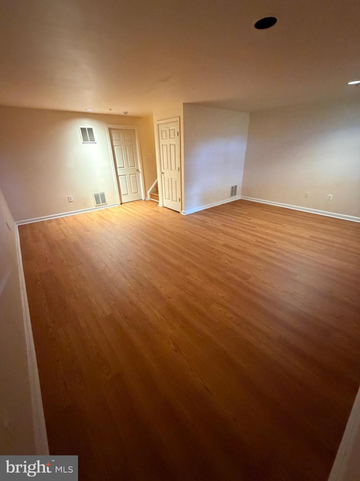 SEVEN OAKS - Residential Lease